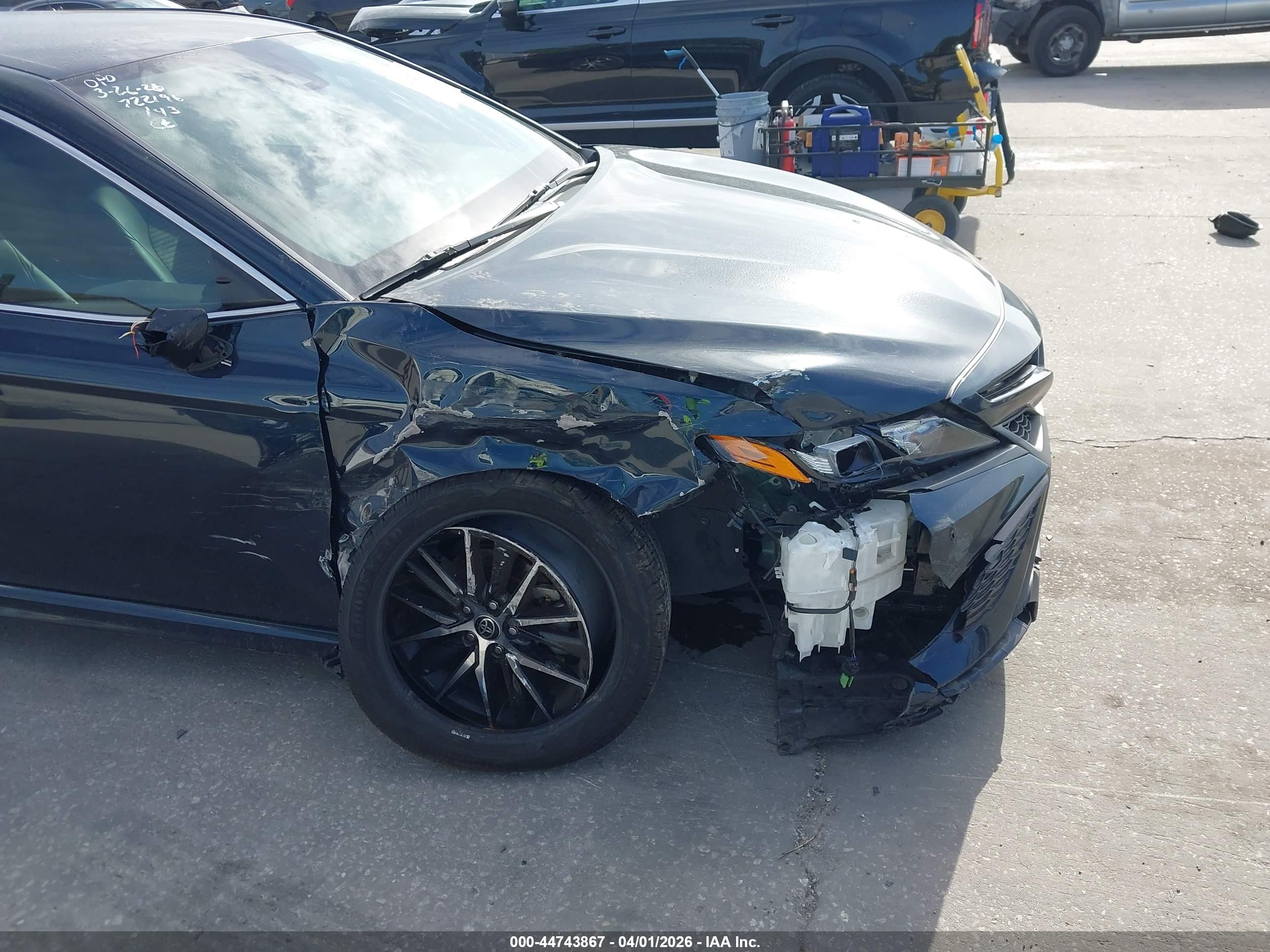 TOYOTA CAMRY image 6