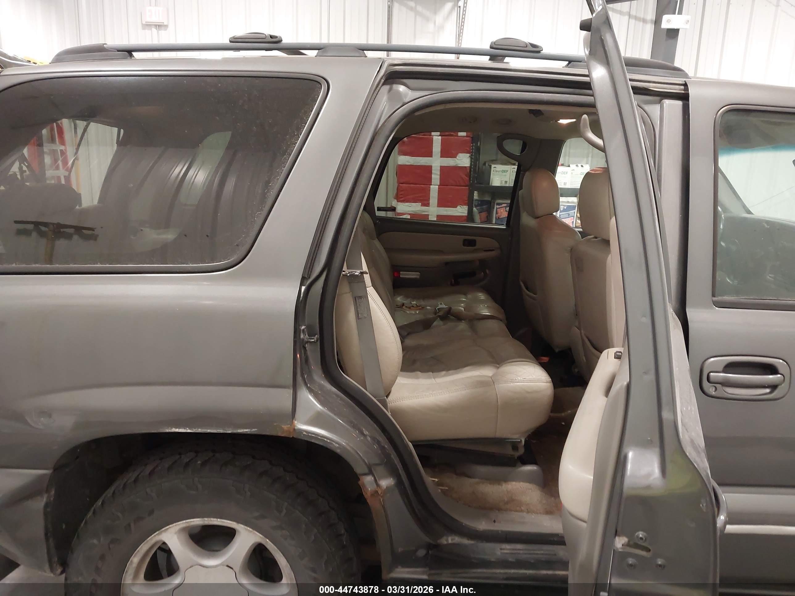 CHEVROLET TAHOE image 8