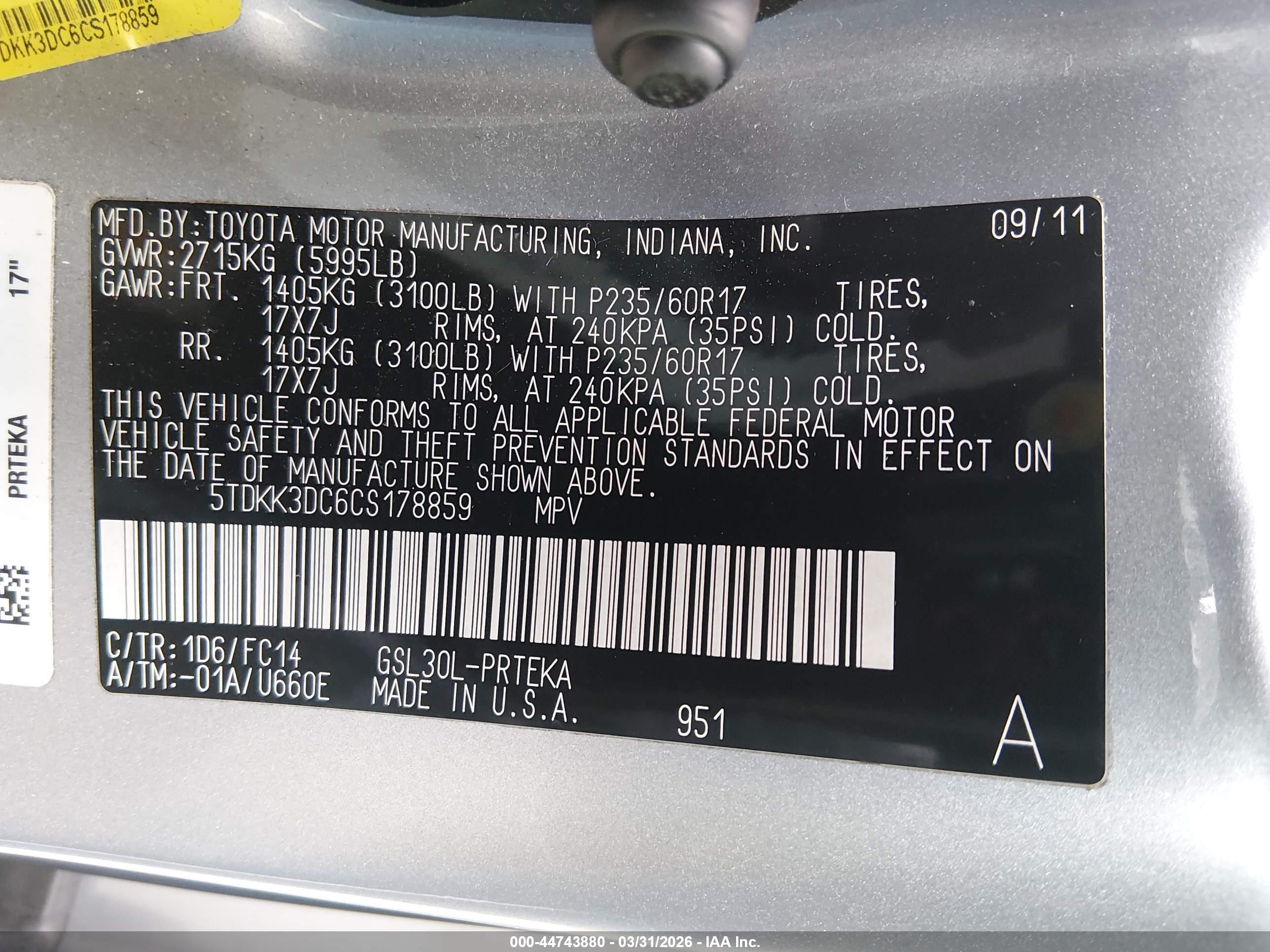 TOYOTA SIENNA image 9