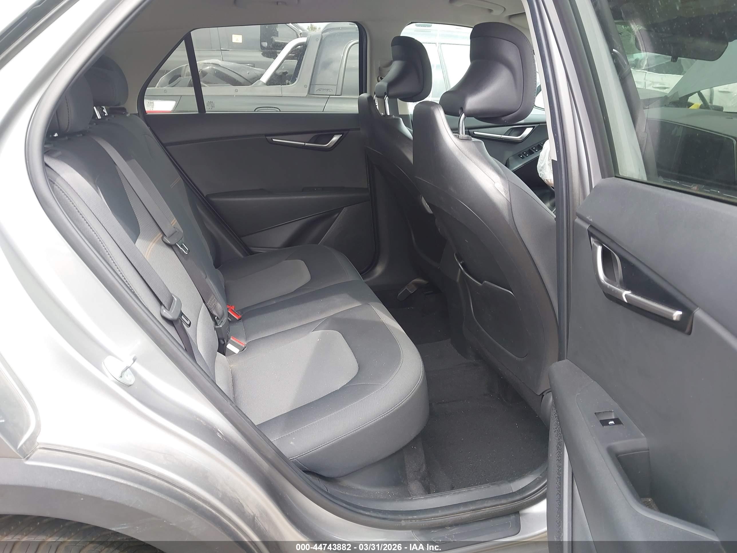 KIA NIRO image 8