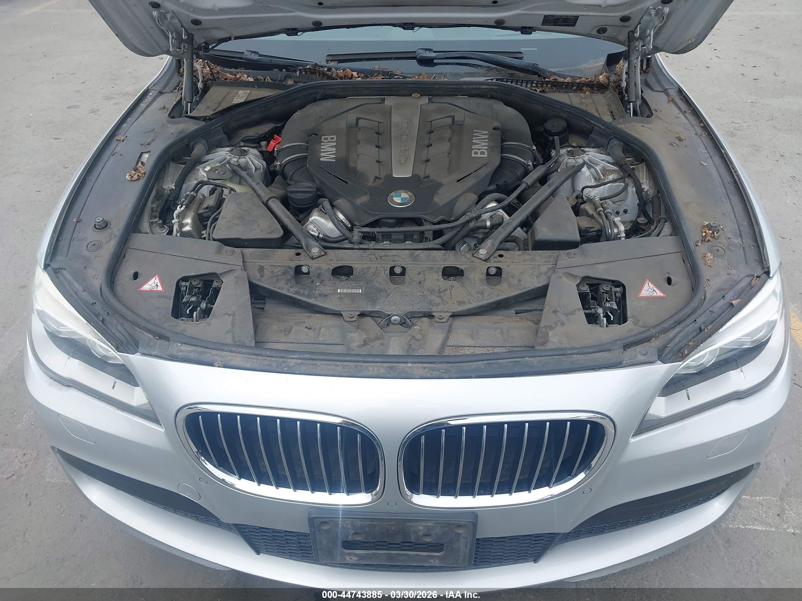 BMW 750 image 10