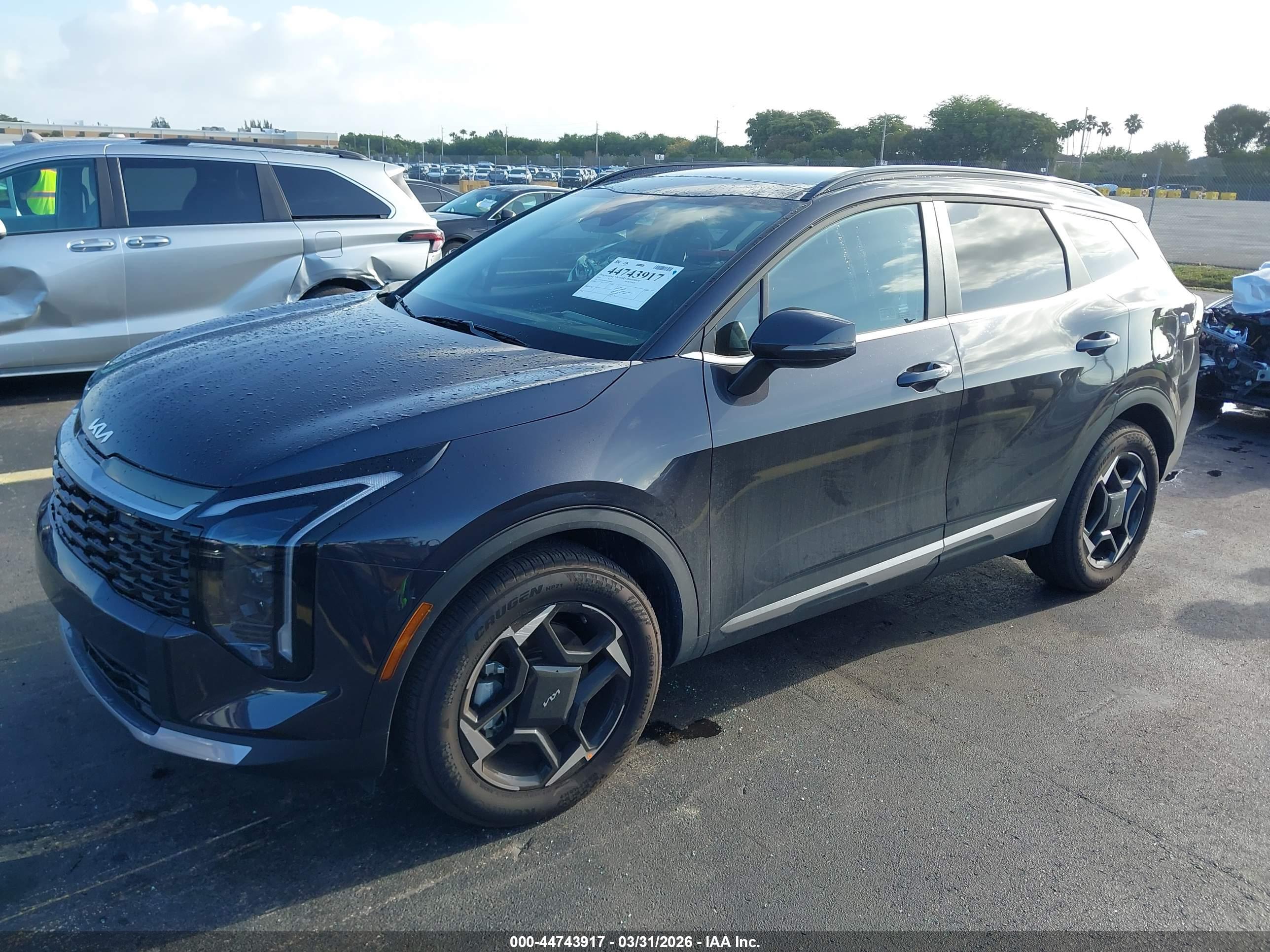 KIA SPORTAGE image 2