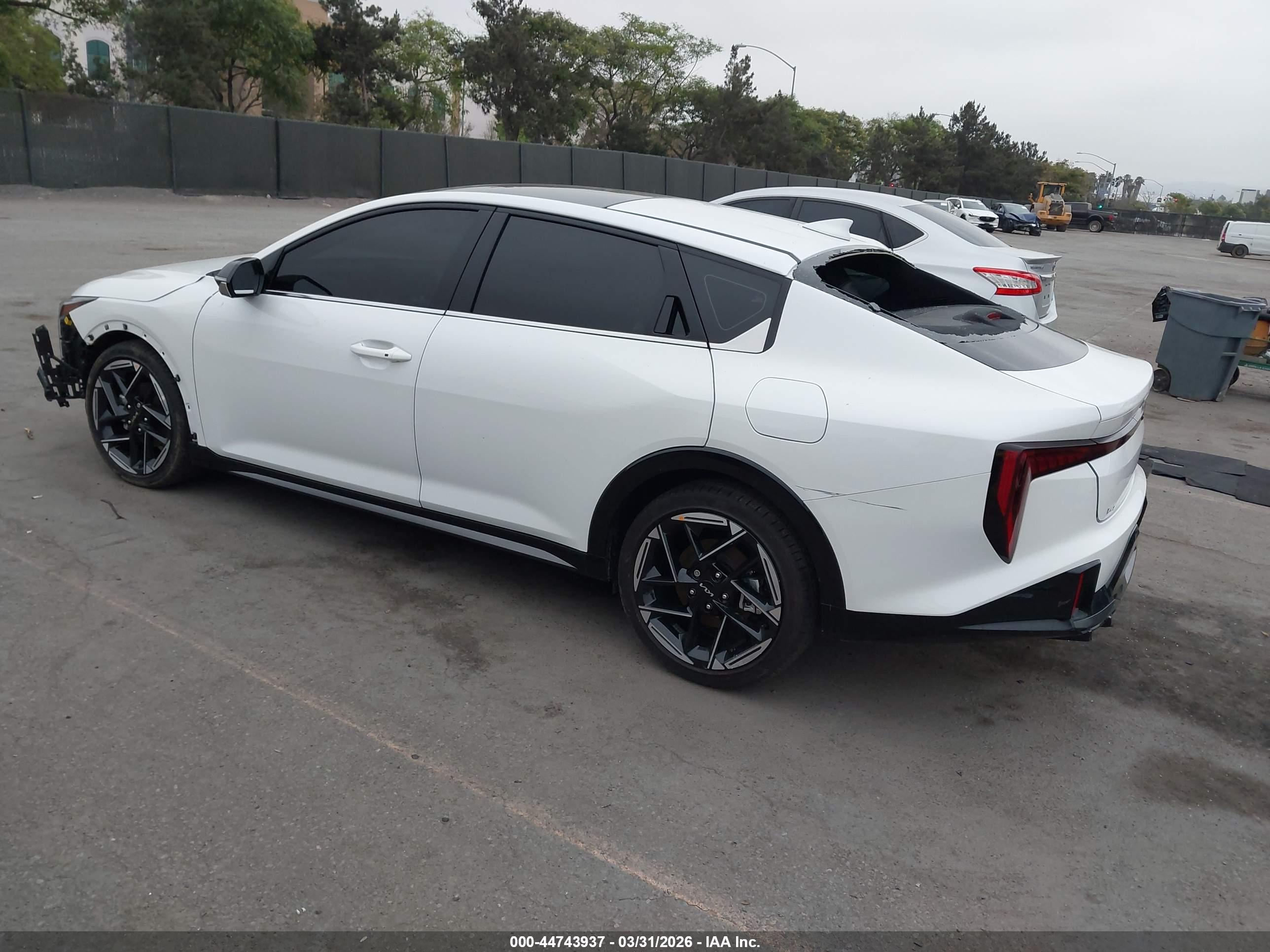 KIA K4 image 3
