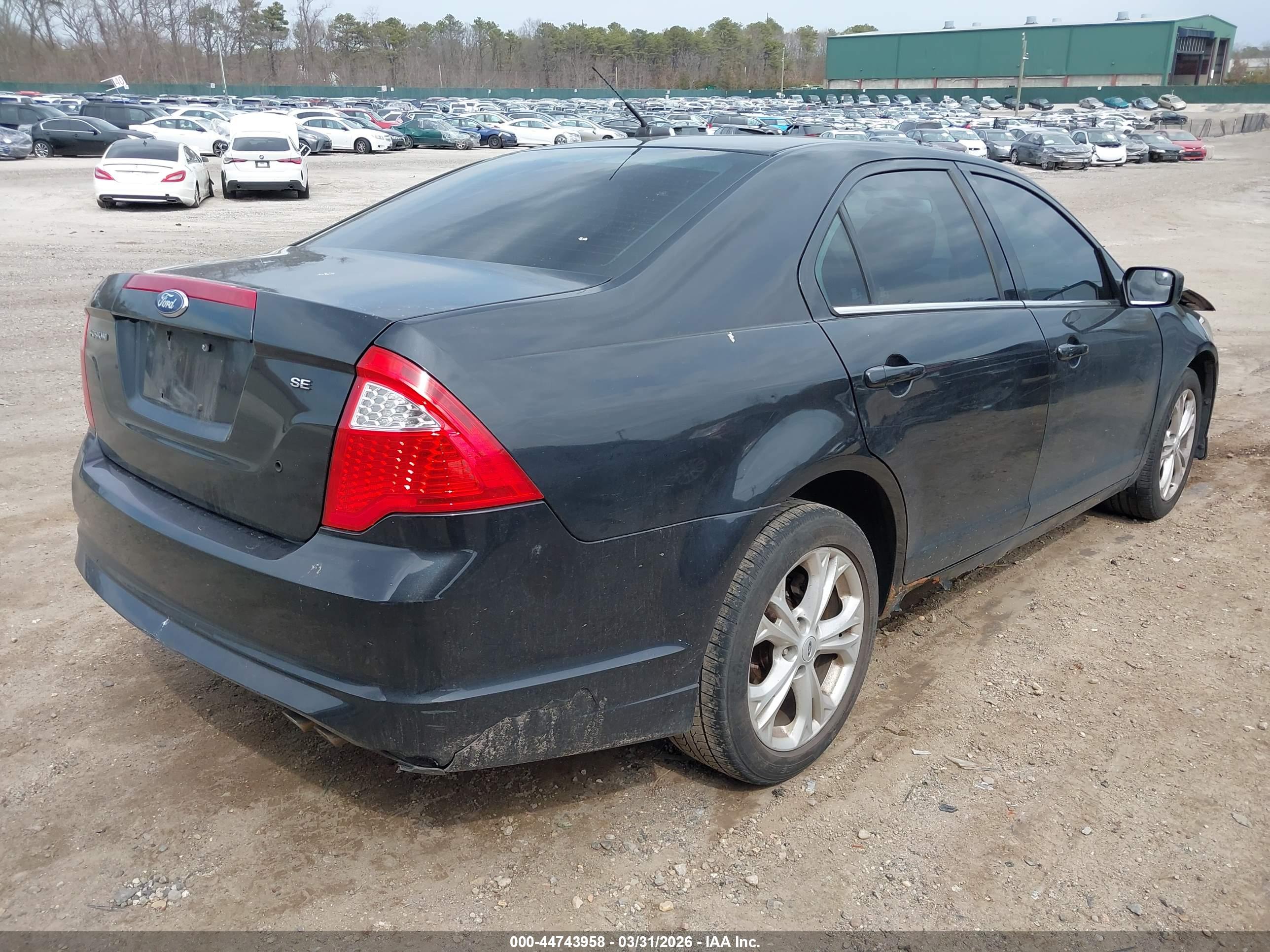 FORD FUSION image 4
