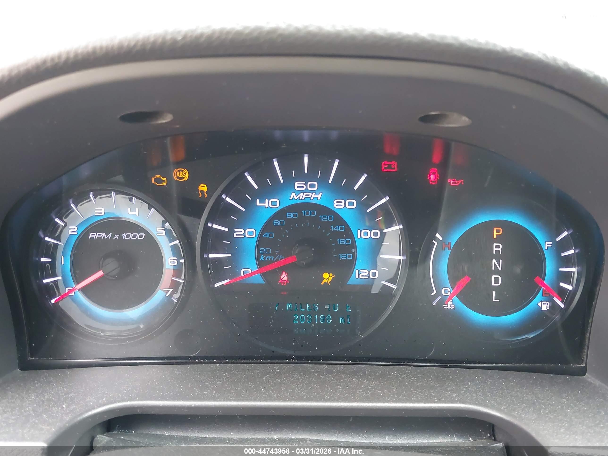 FORD FUSION image 7