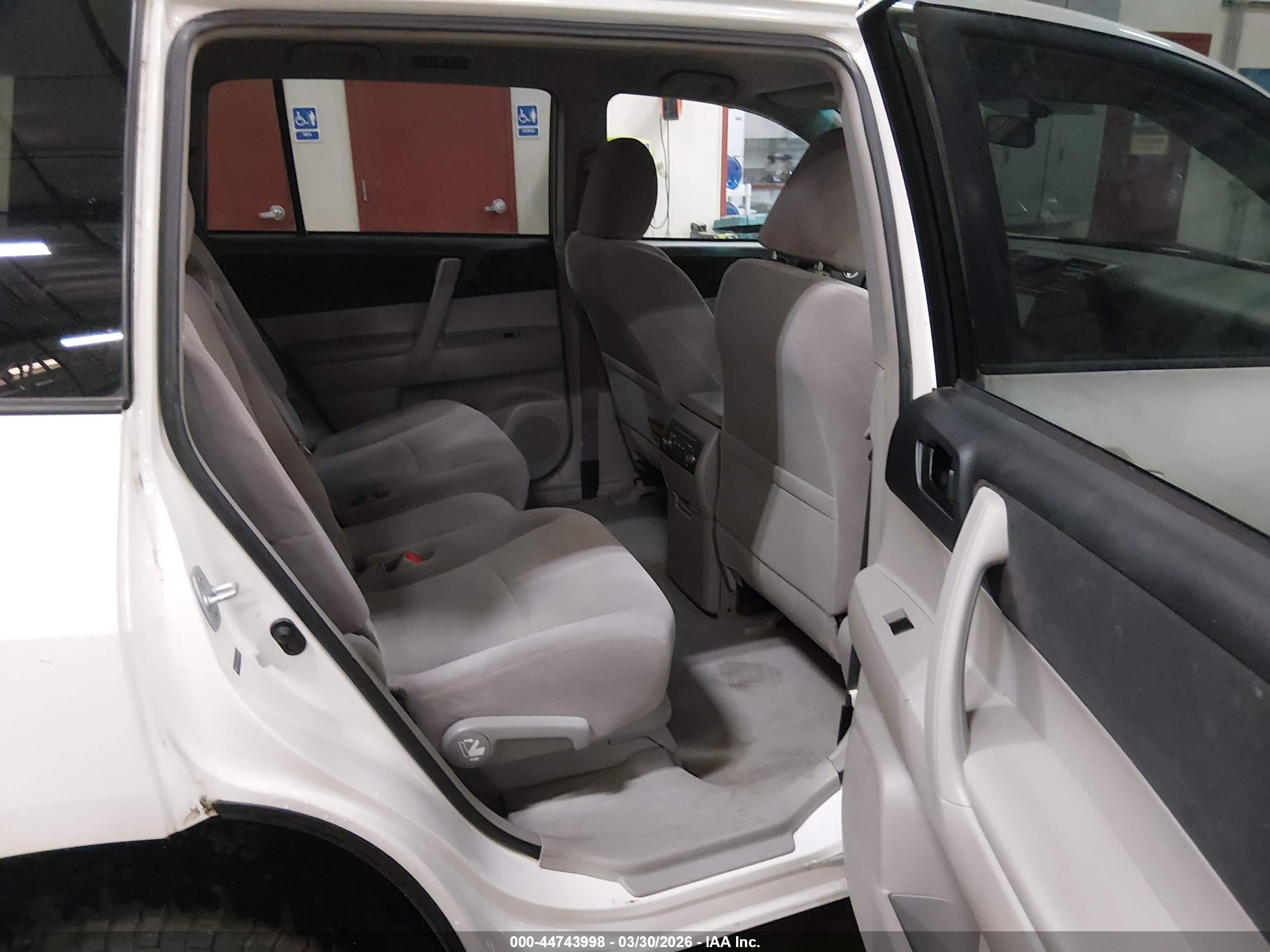 TOYOTA HIGHLANDER image 8