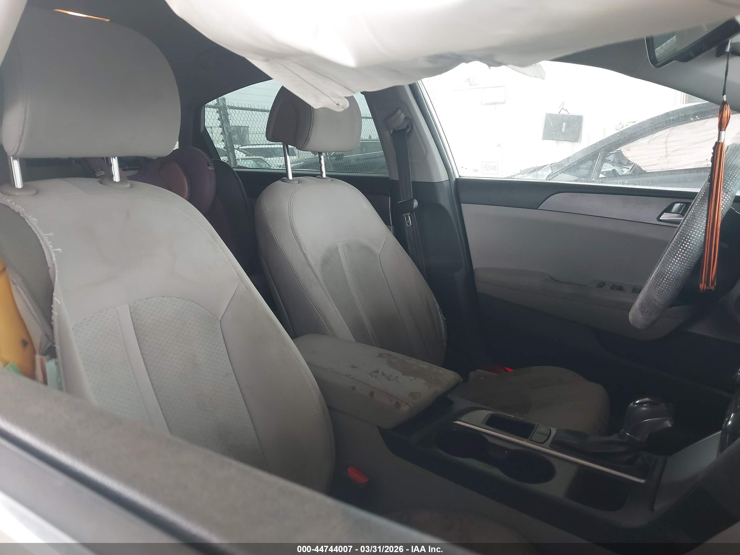 HYUNDAI SONATA image 5