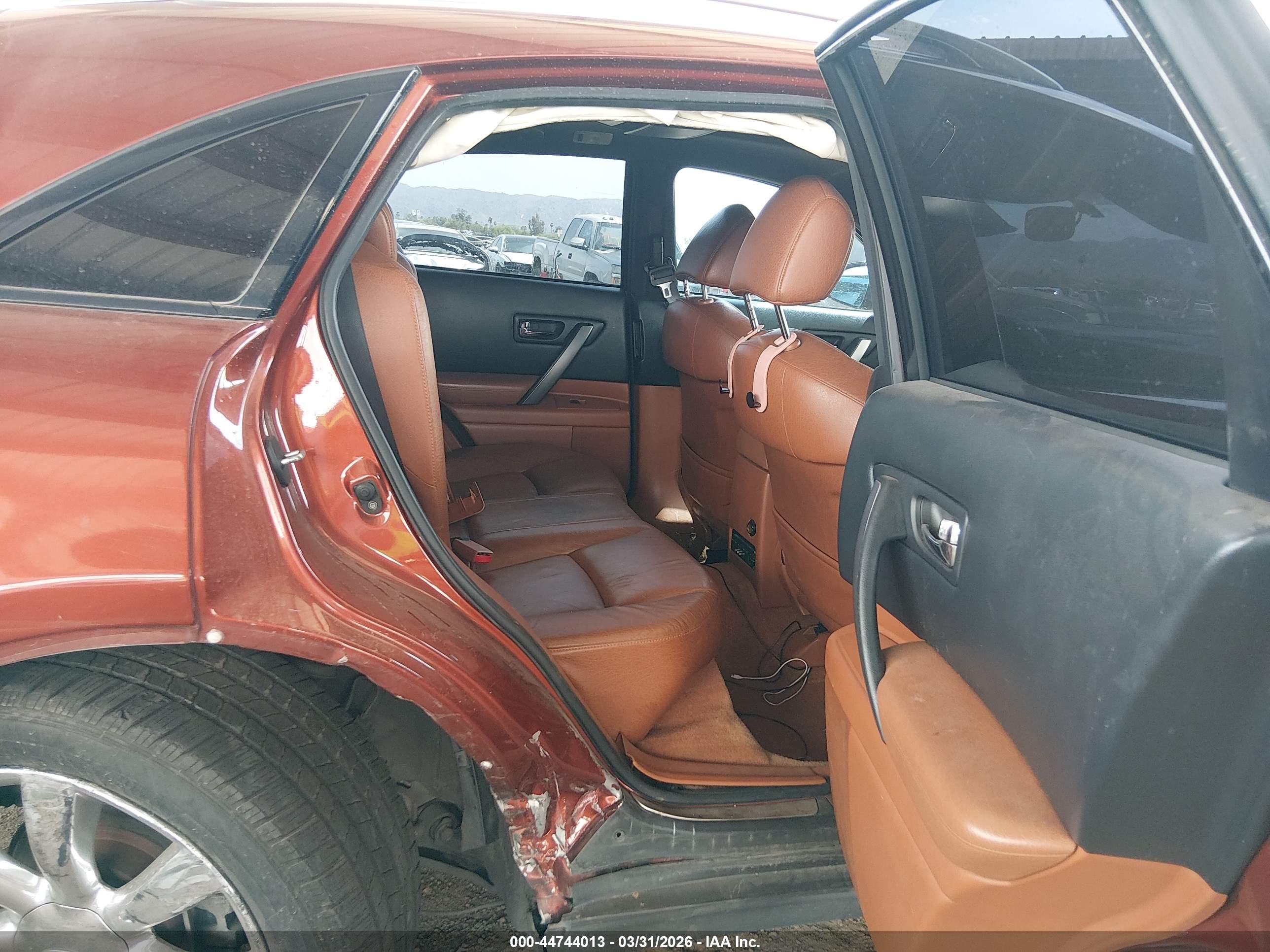 INFINITI FX35 image 8