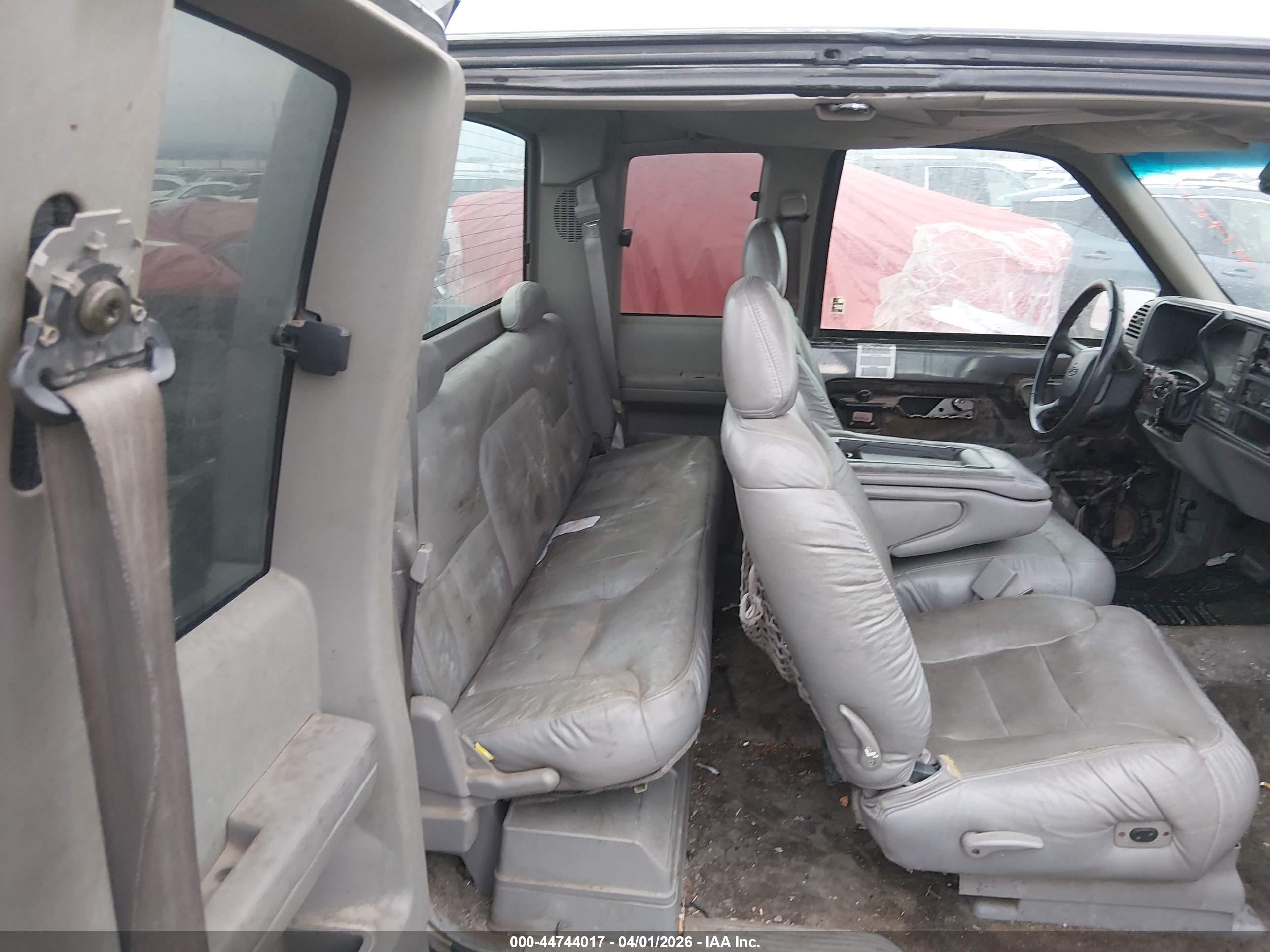 CHEVROLET K1500 image 8