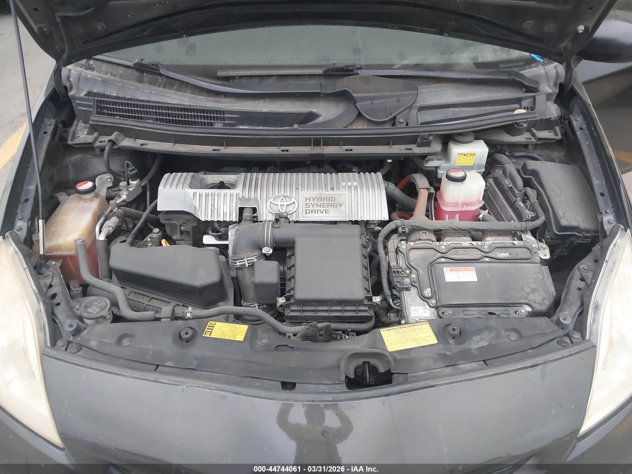 TOYOTA PRIUS image 10