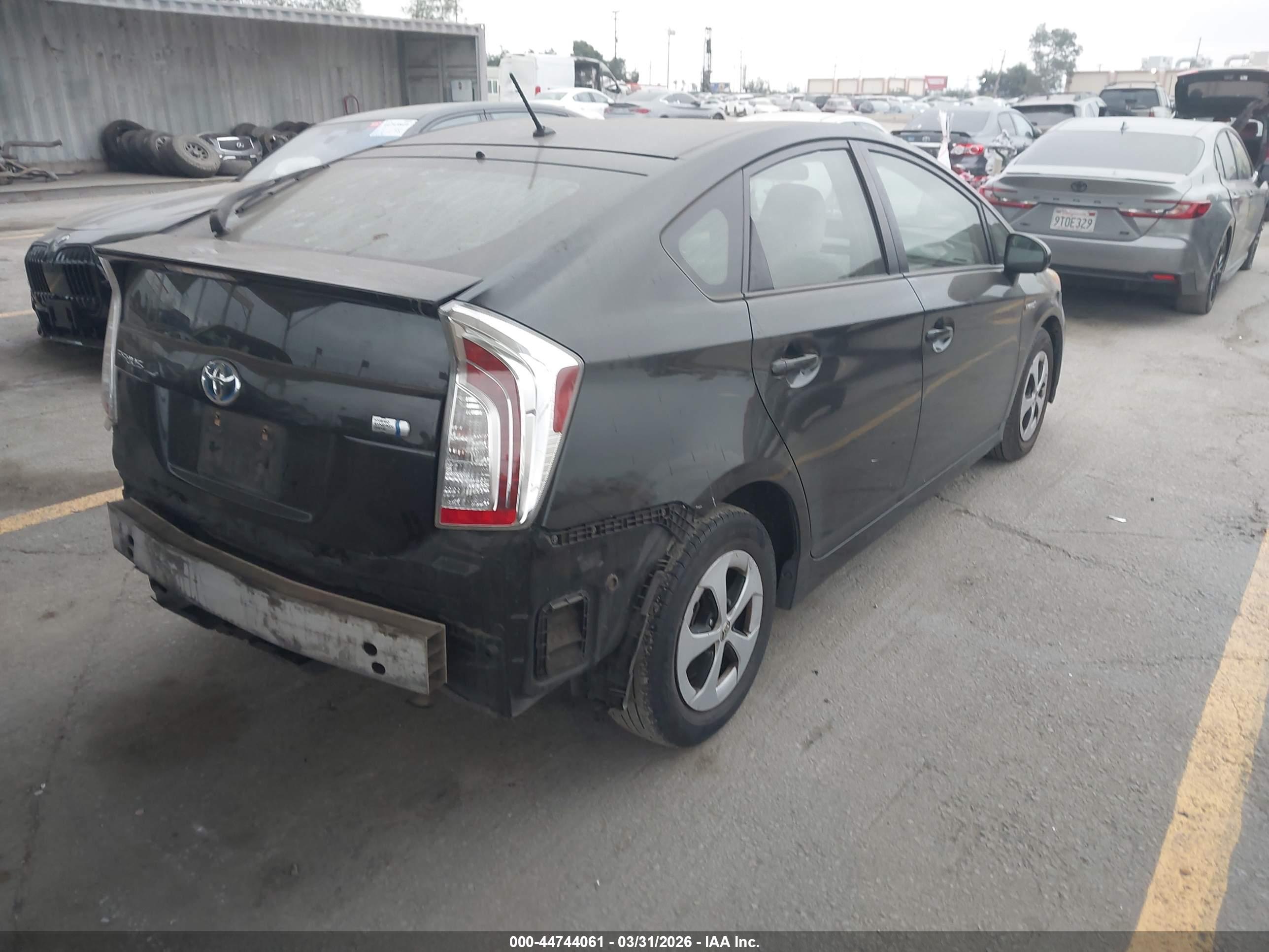 TOYOTA PRIUS image 4