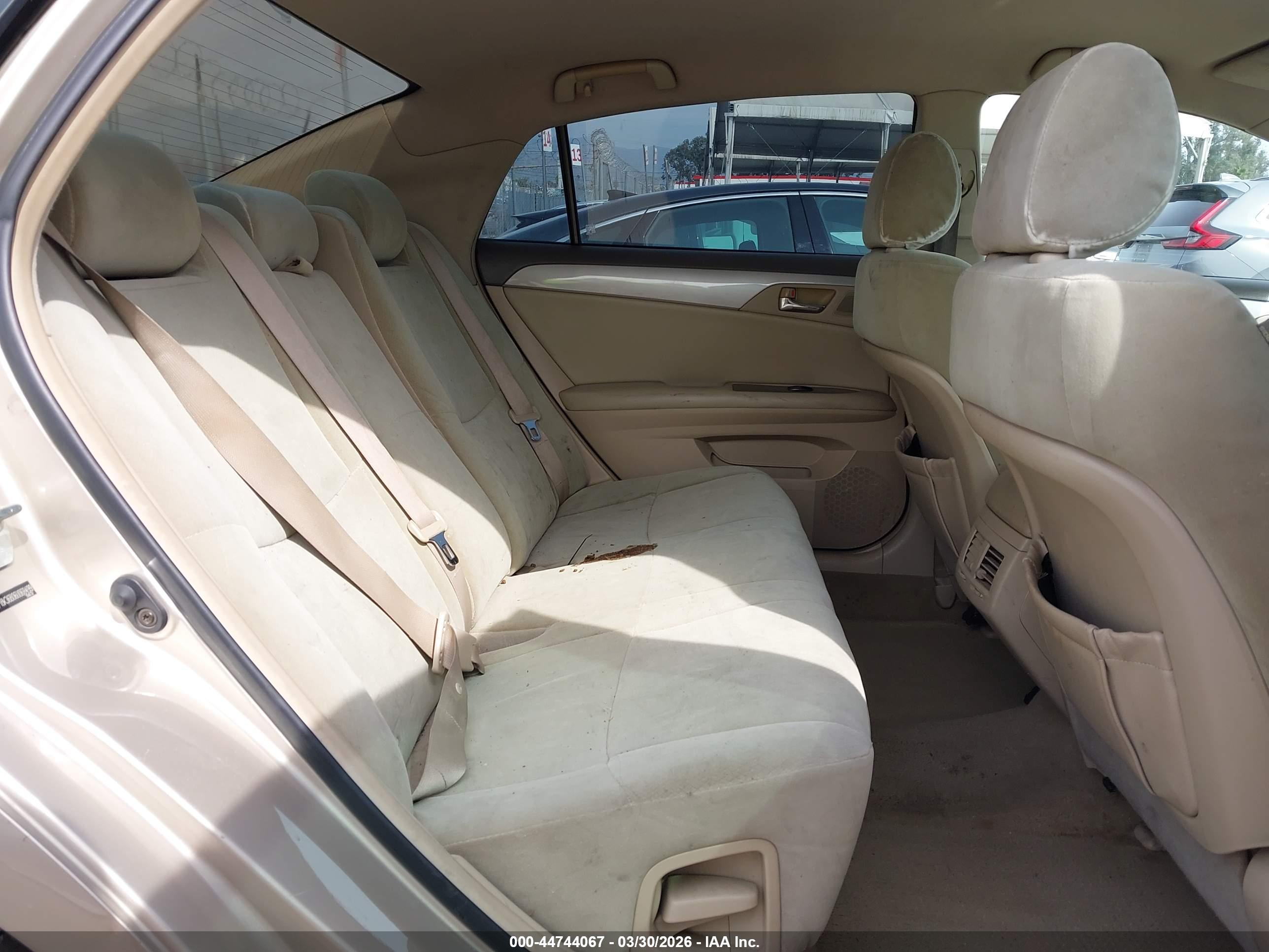 TOYOTA AVALON image 8
