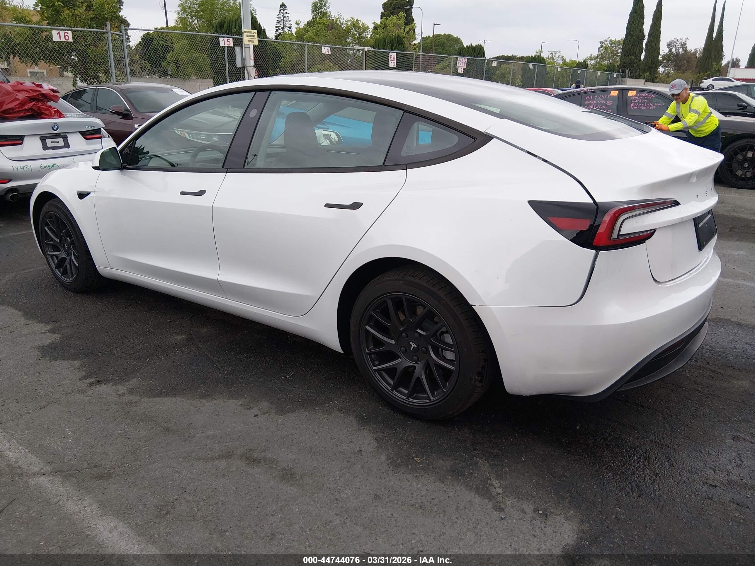 TESLA MODEL image 3