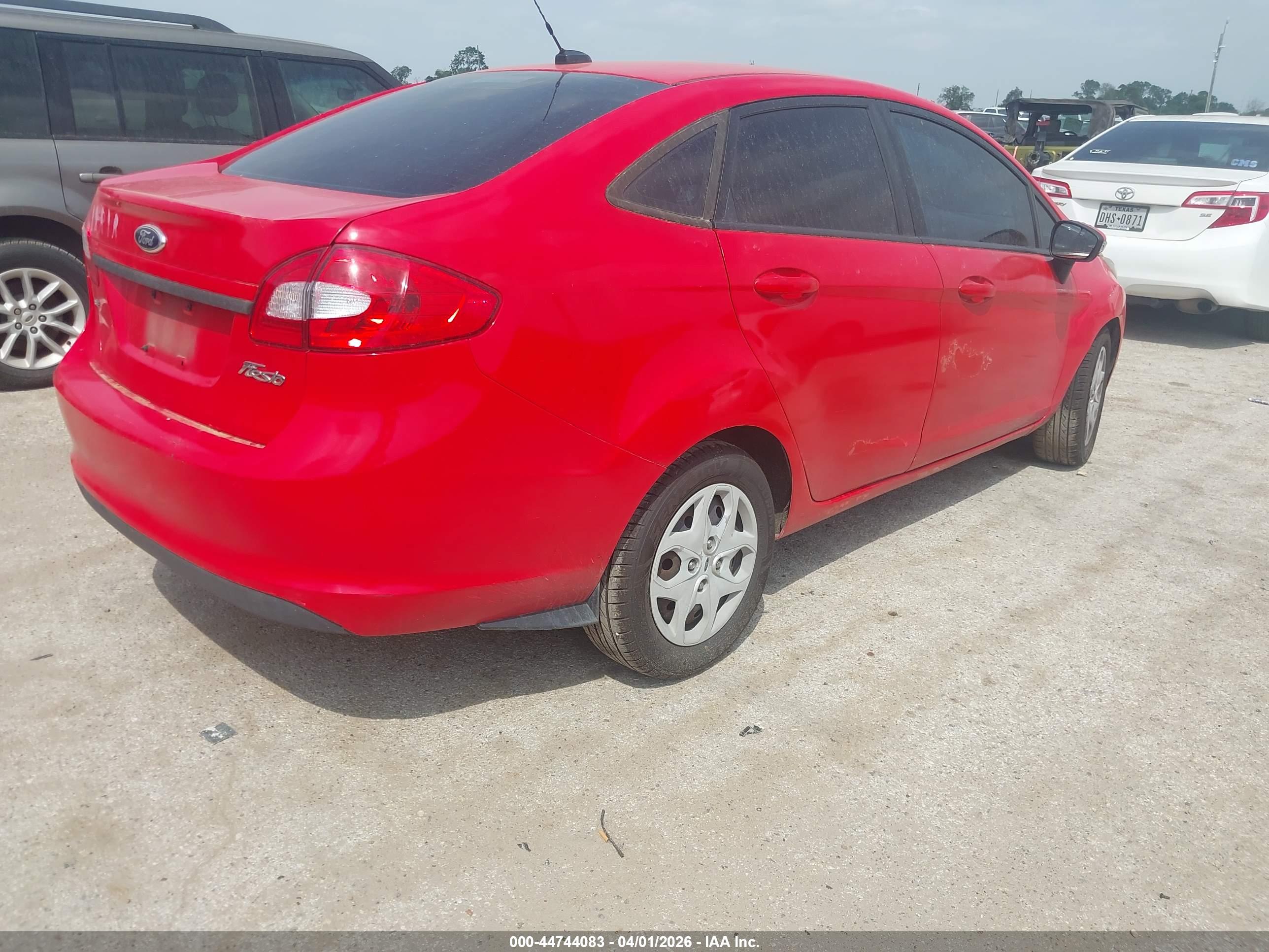 FORD FIESTA image 4