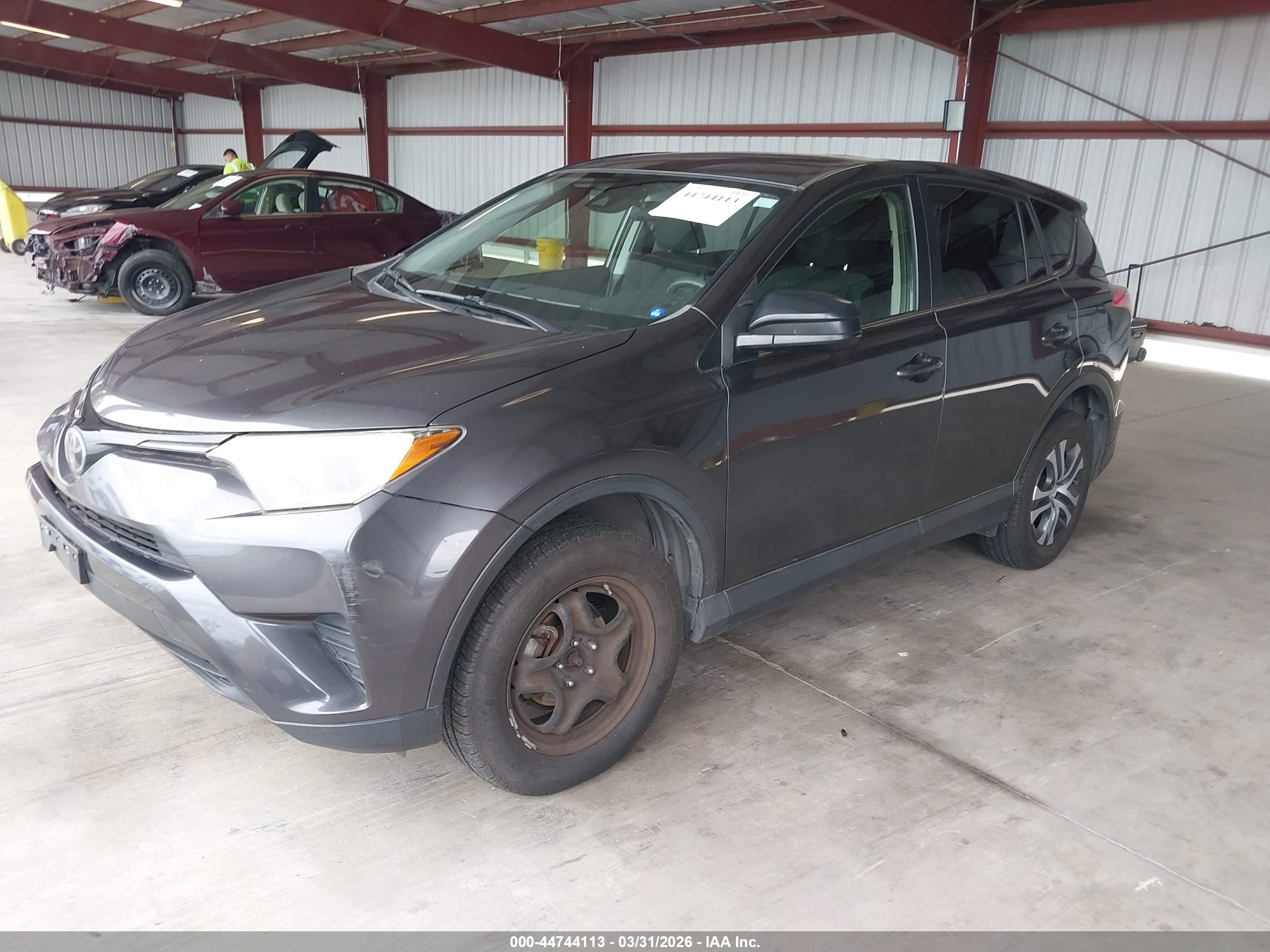 TOYOTA RAV4 image 2