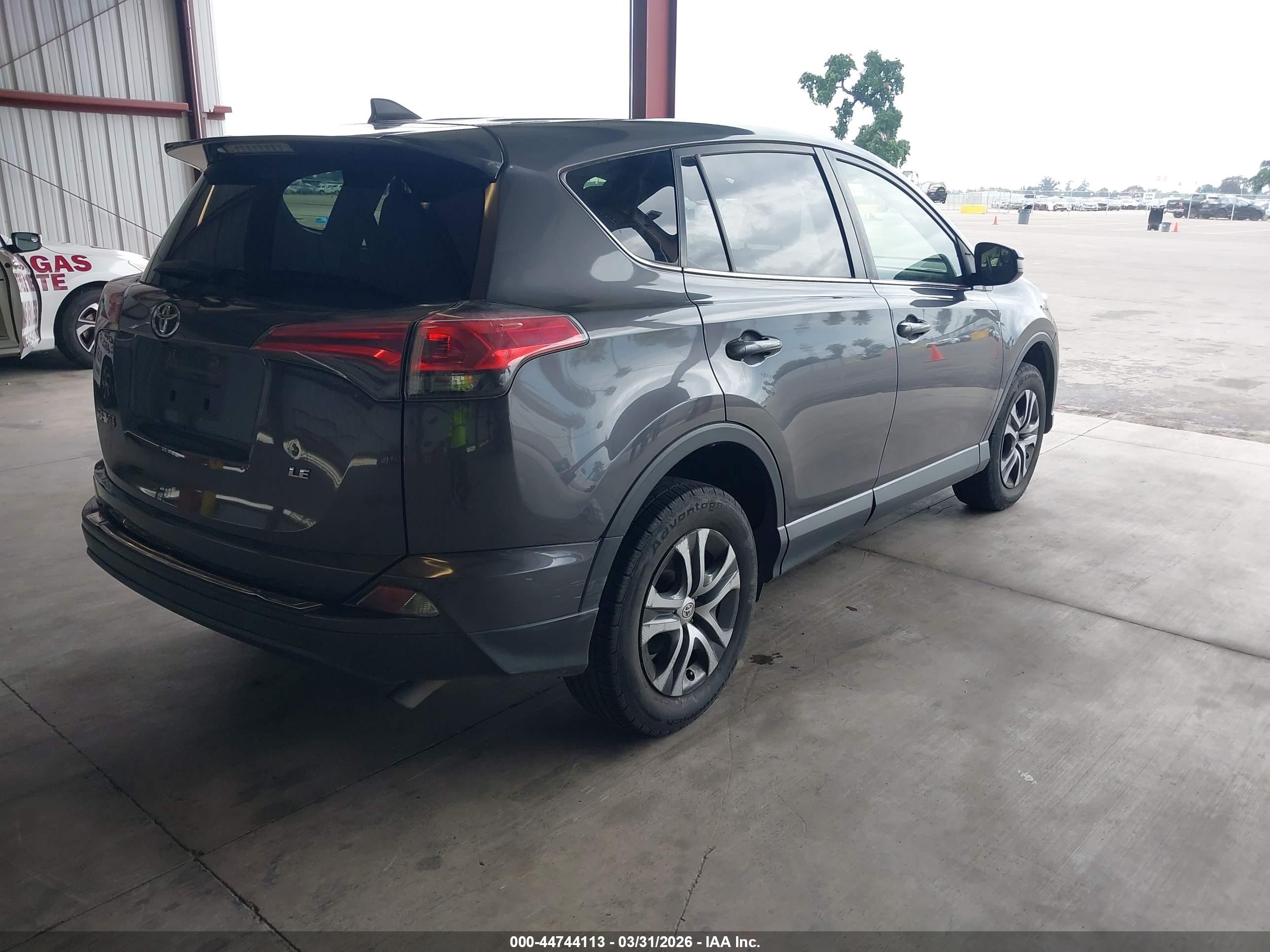 TOYOTA RAV4 image 4