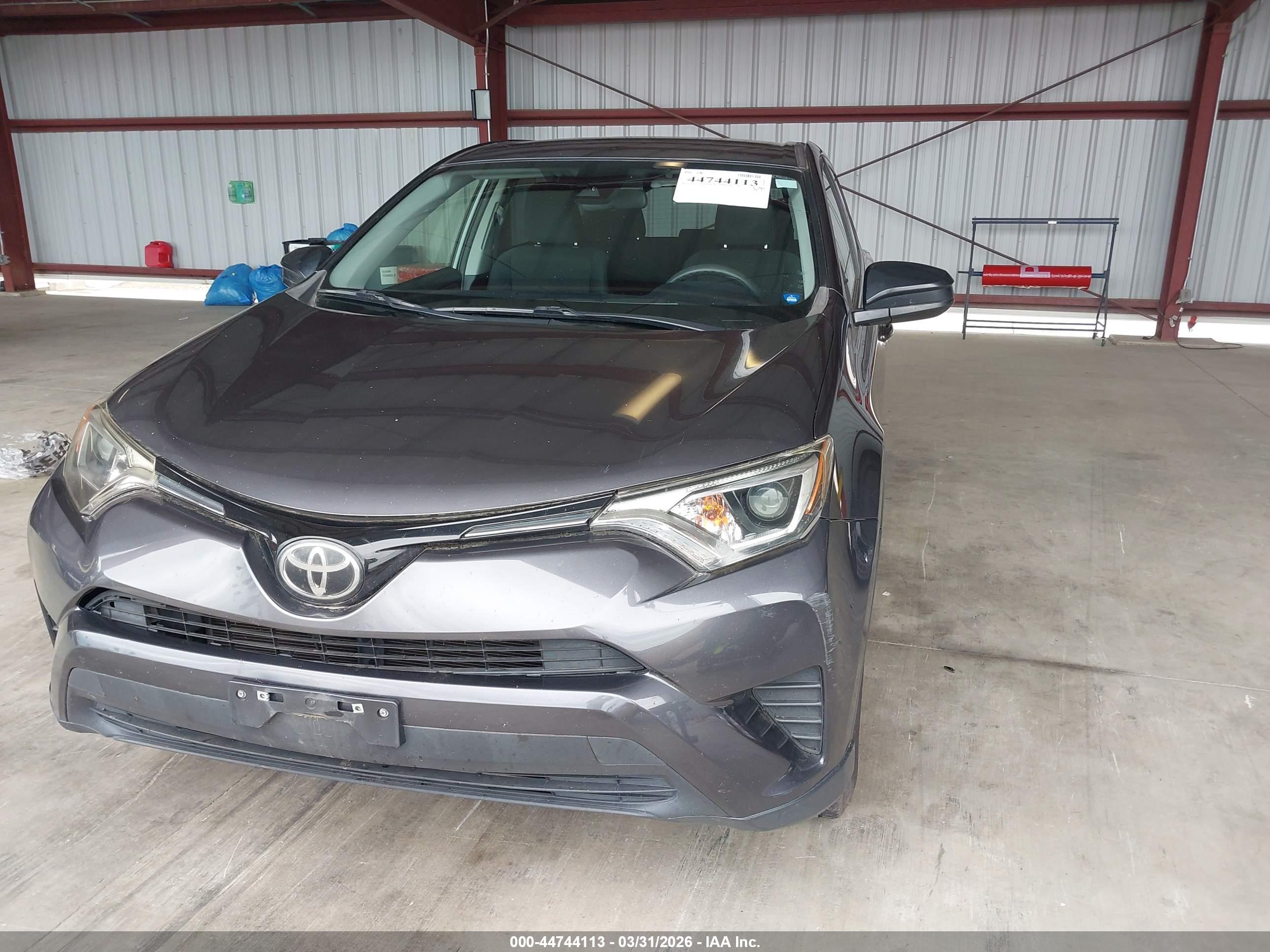 TOYOTA RAV4 image 6