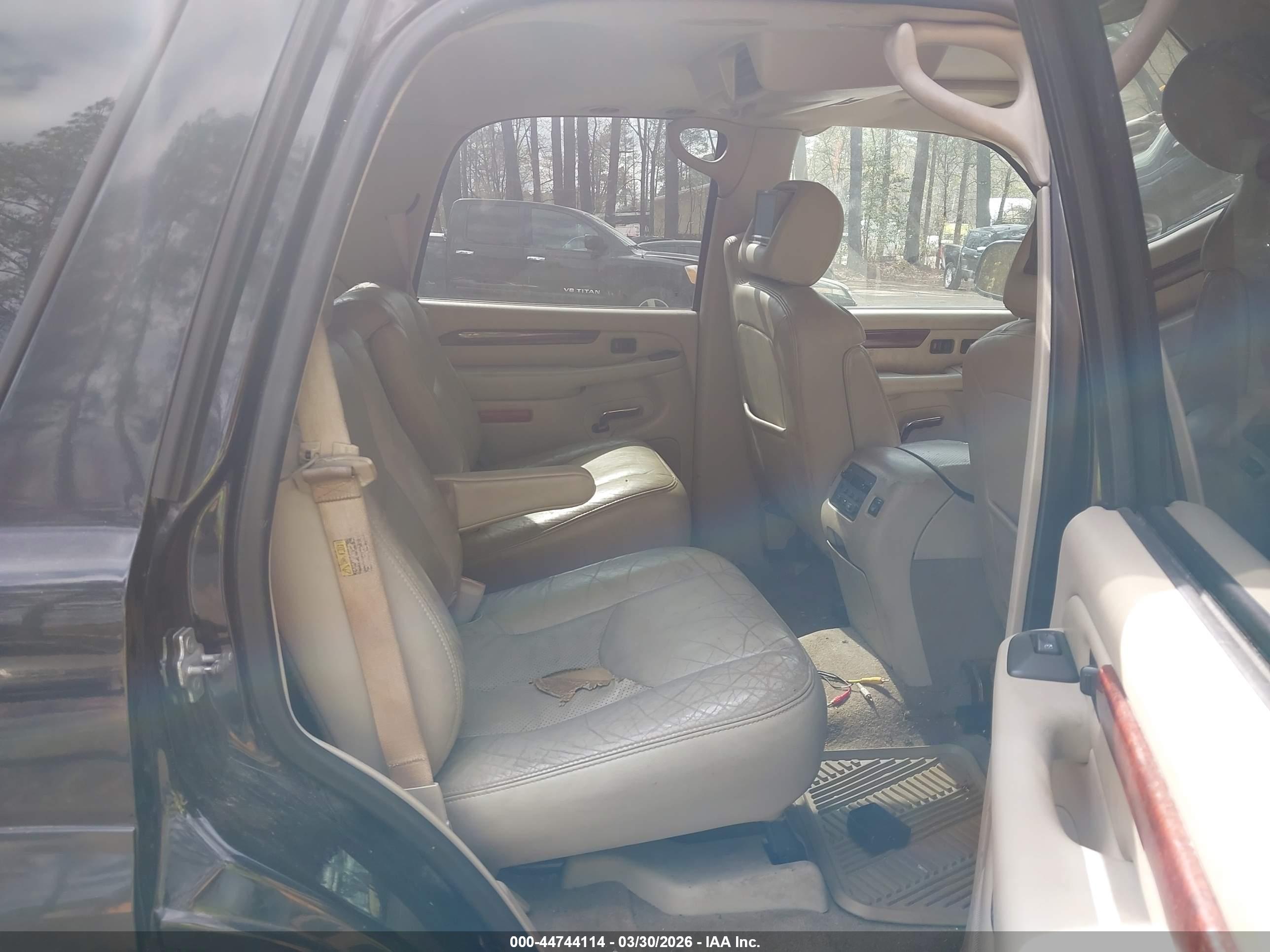 CADILLAC ESCALADE image 8