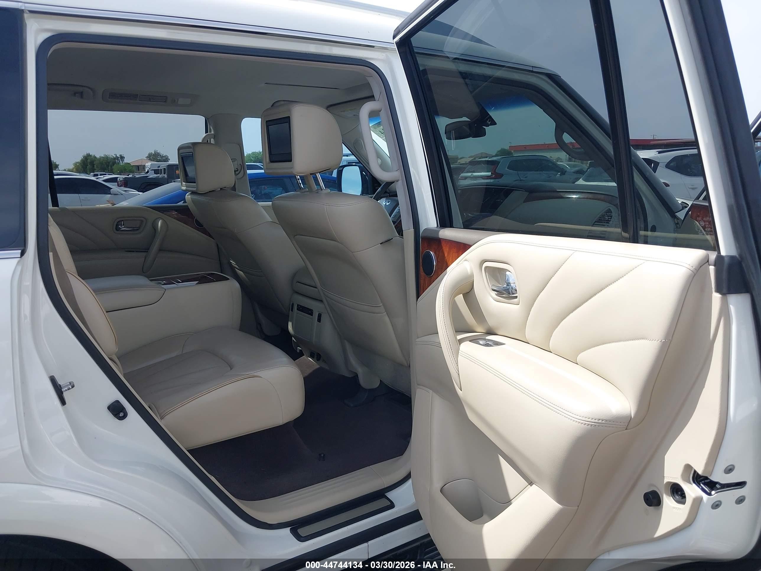 INFINITI QX80 image 8