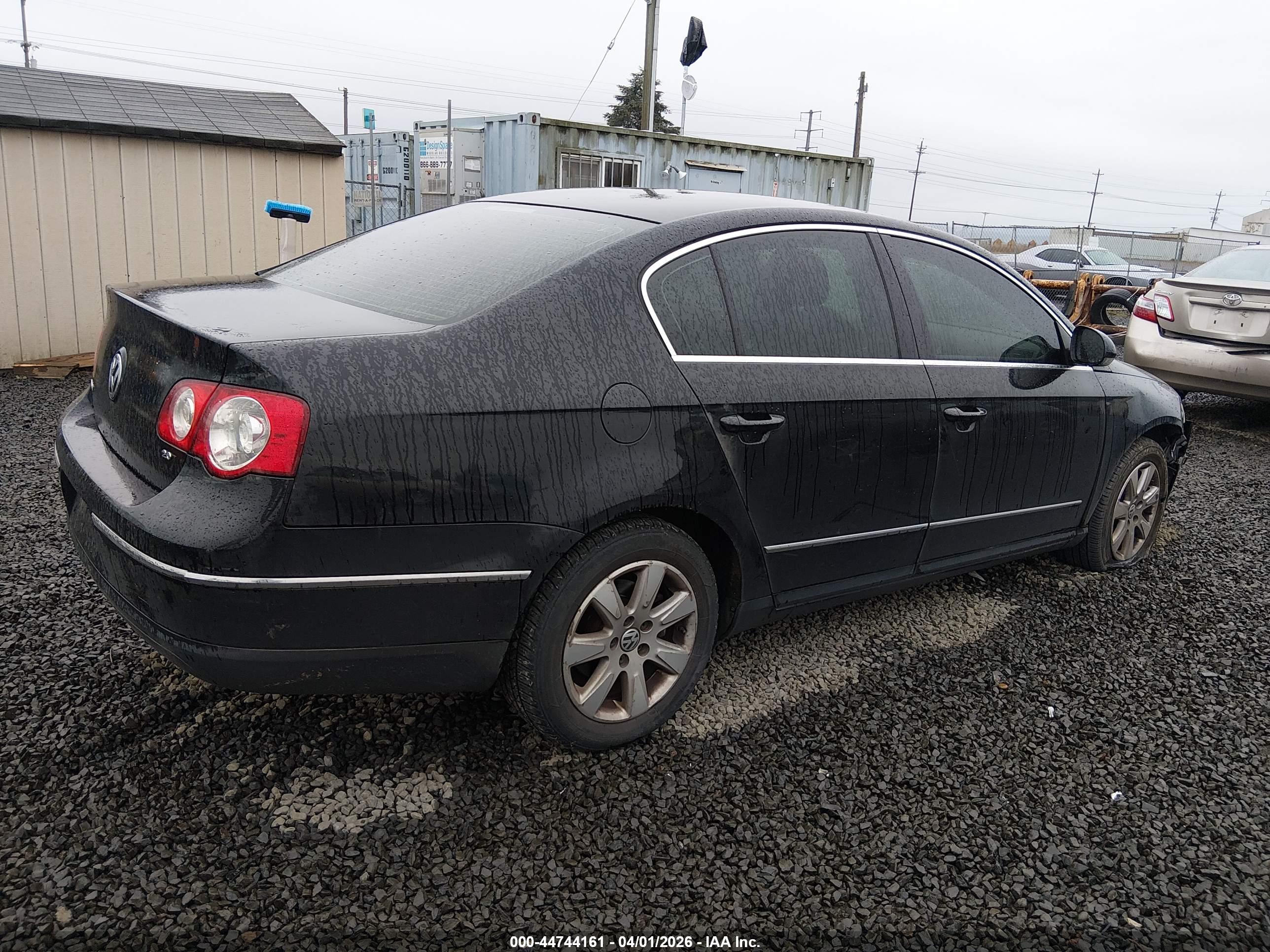 VOLKSWAGEN PASSAT image 4