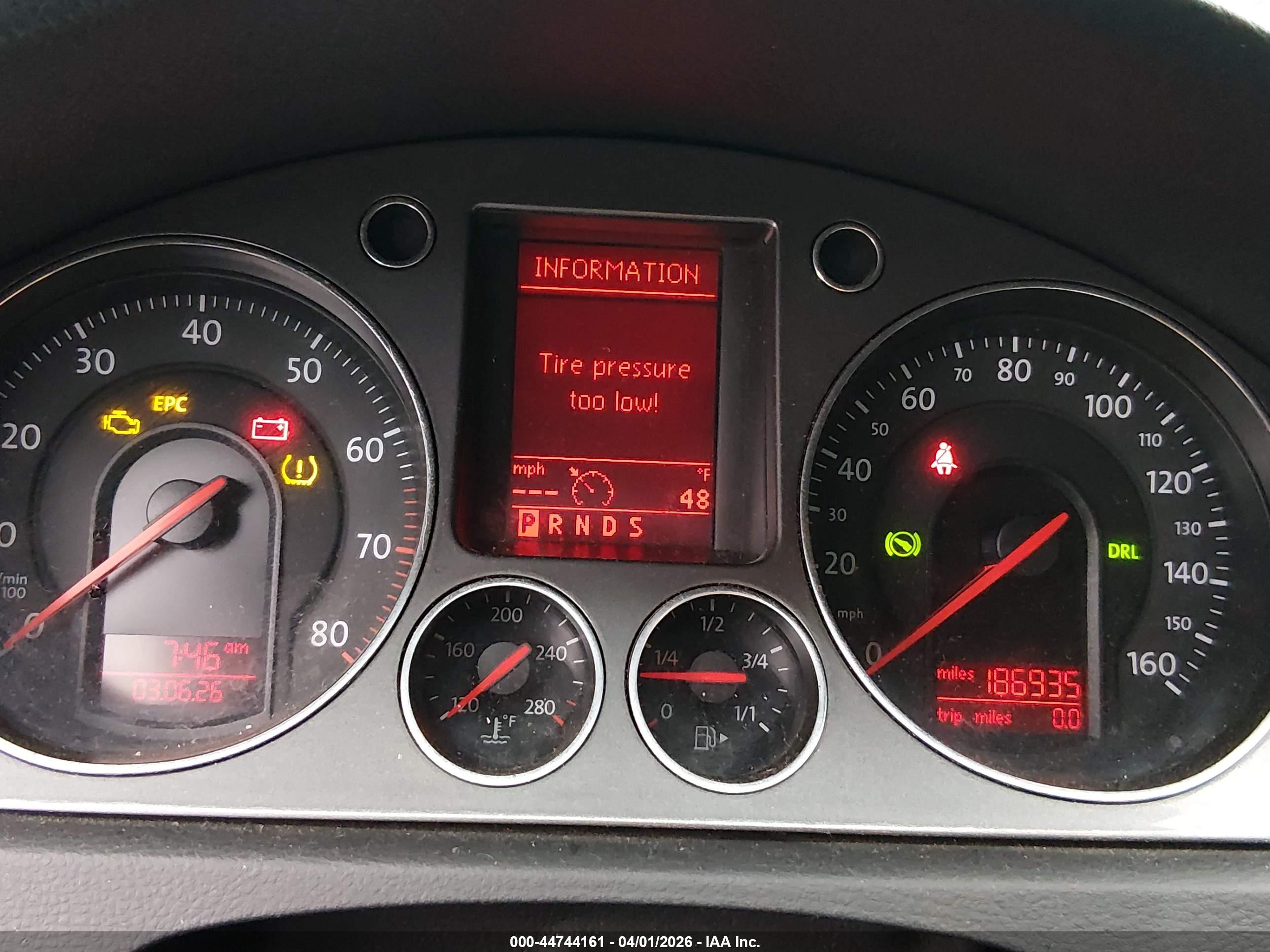 VOLKSWAGEN PASSAT image 7