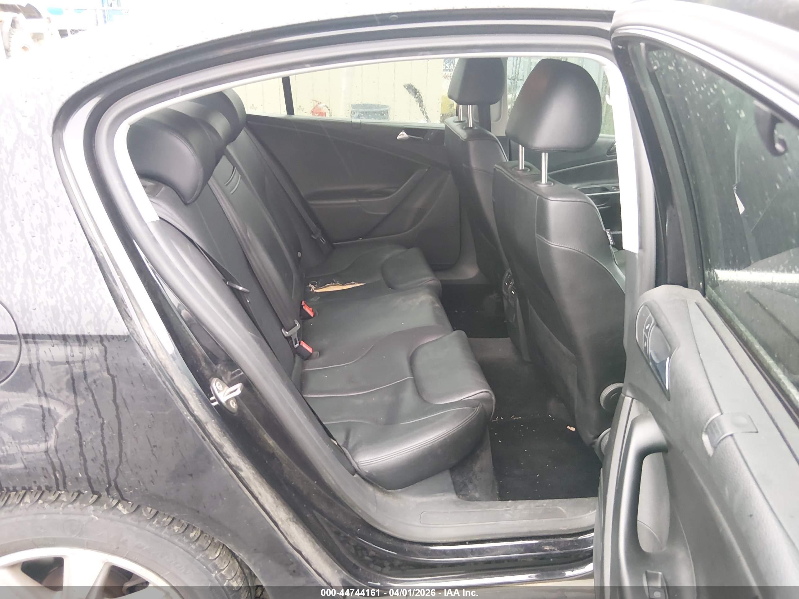 VOLKSWAGEN PASSAT image 8