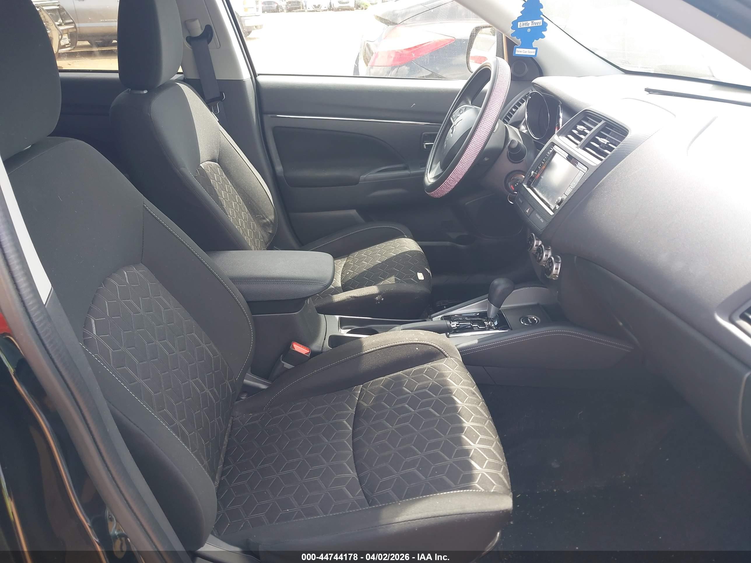 MITSUBISHI OUTLANDER image 5