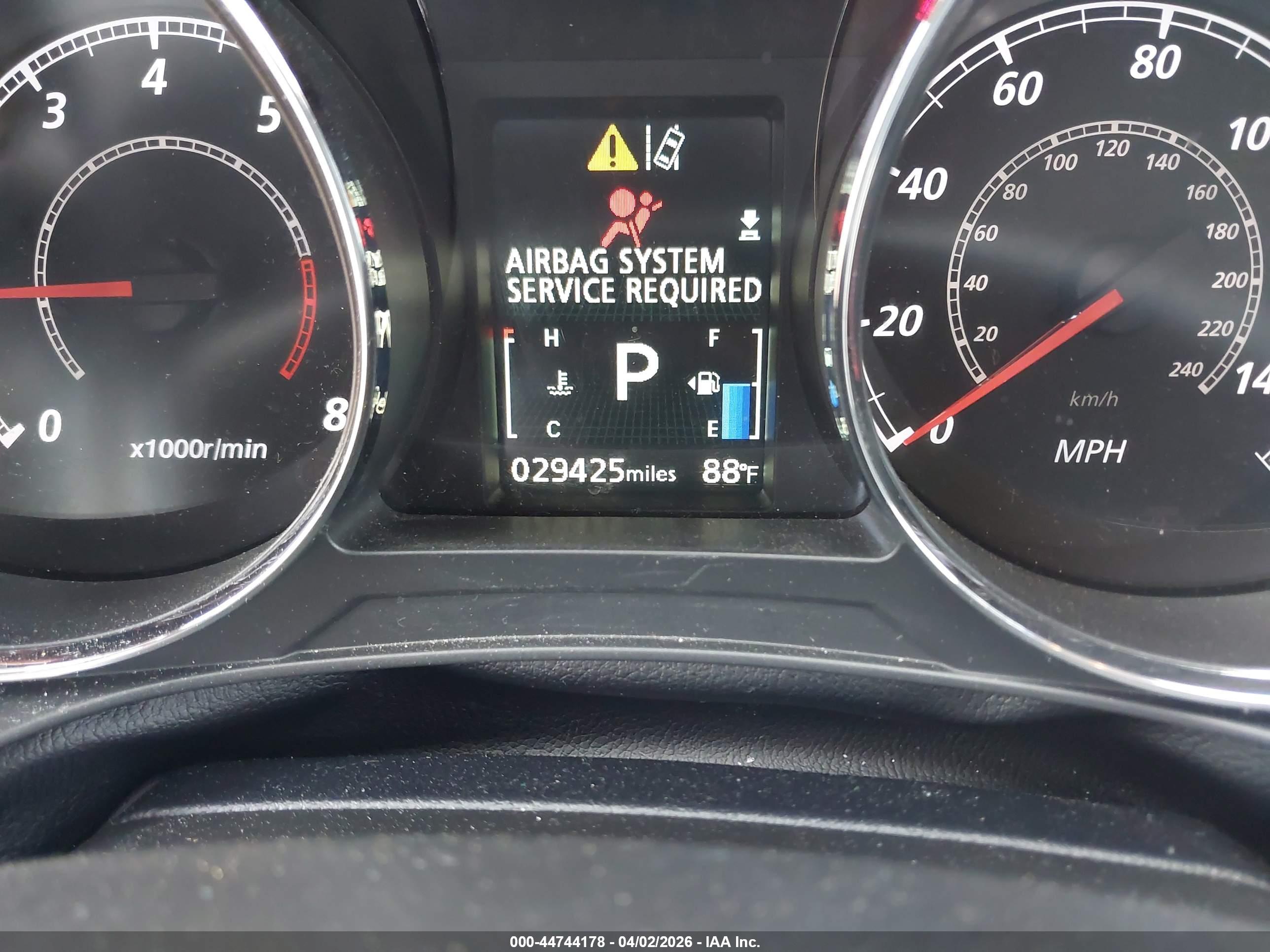 MITSUBISHI OUTLANDER image 7