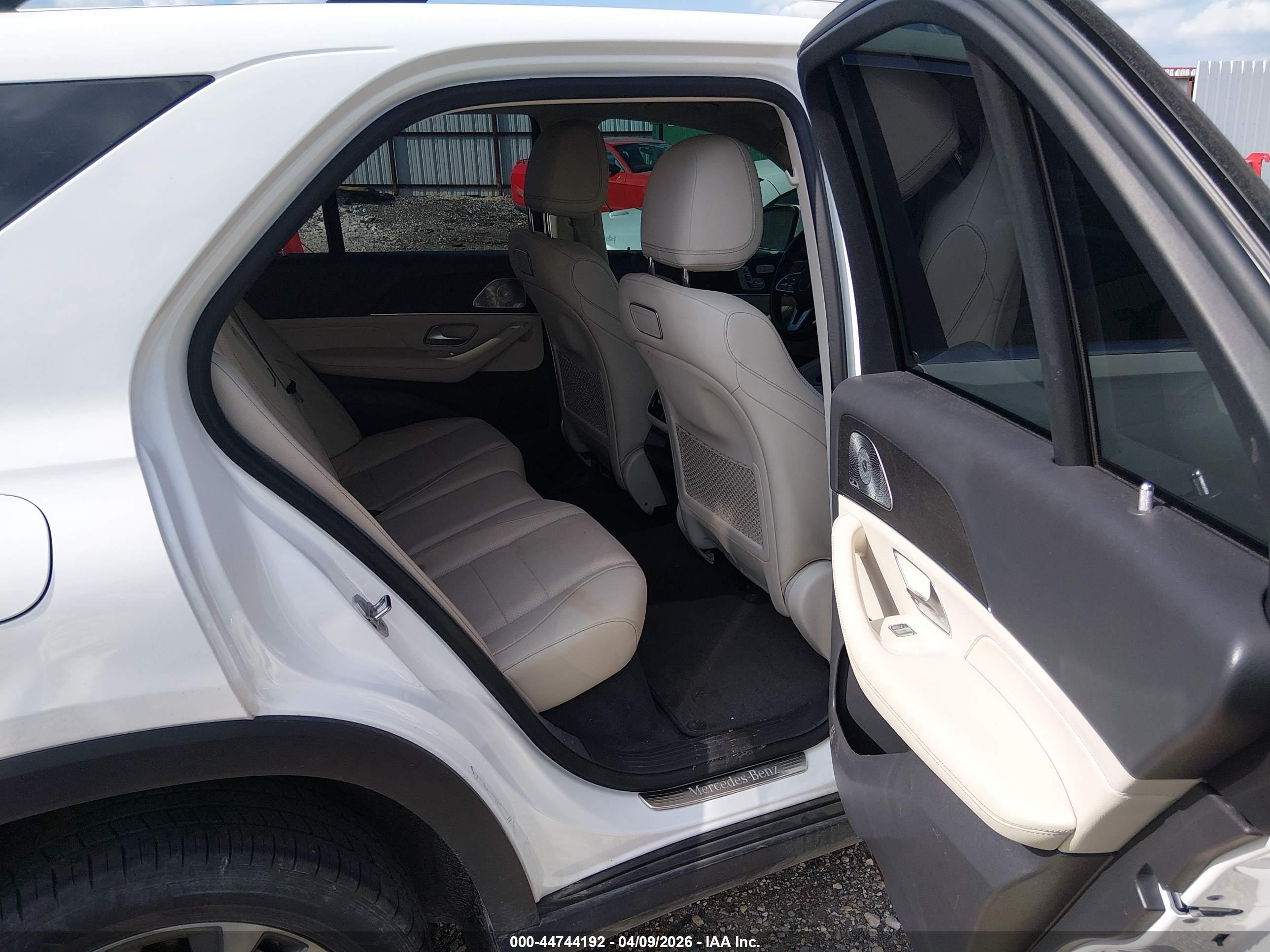 MERCEDES-BENZ GLE image 8