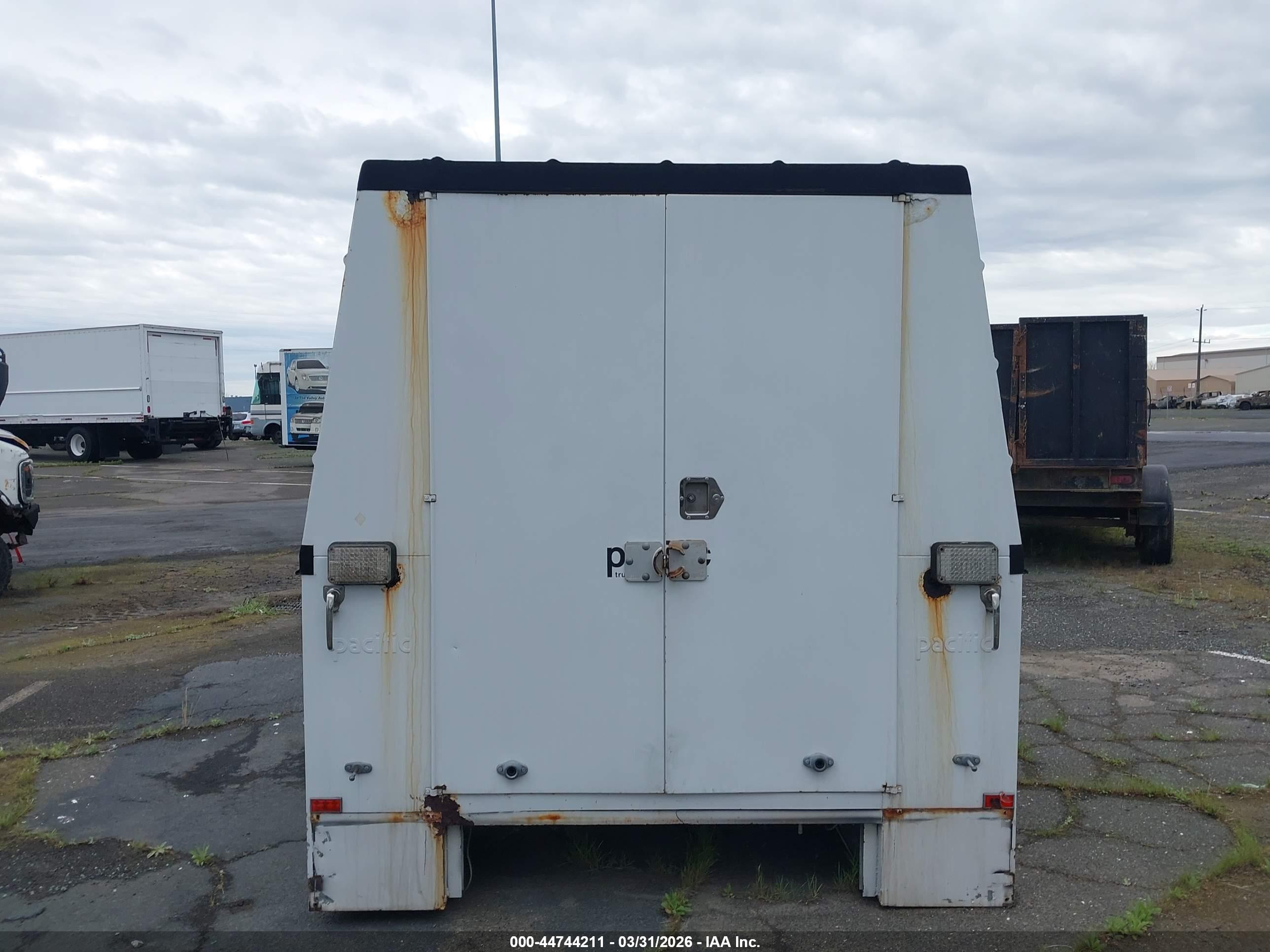 CONTAINER CONTAINER image 10