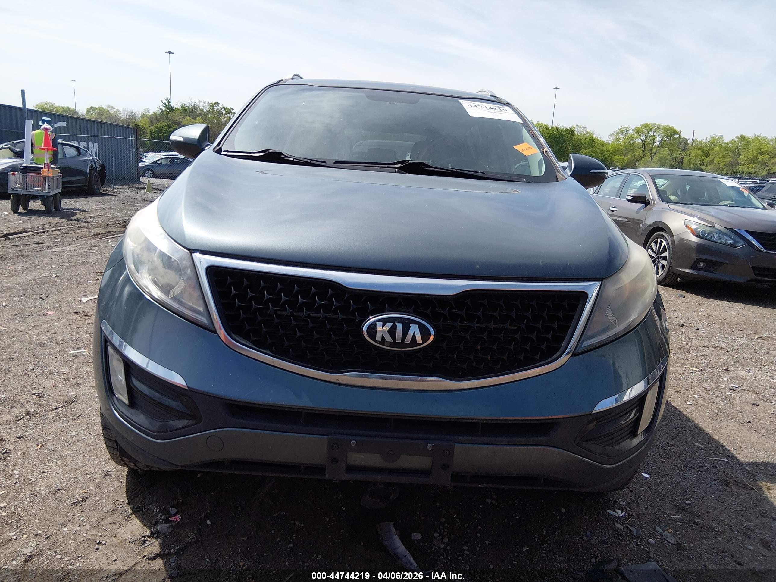 KIA SPORTAGE image 6