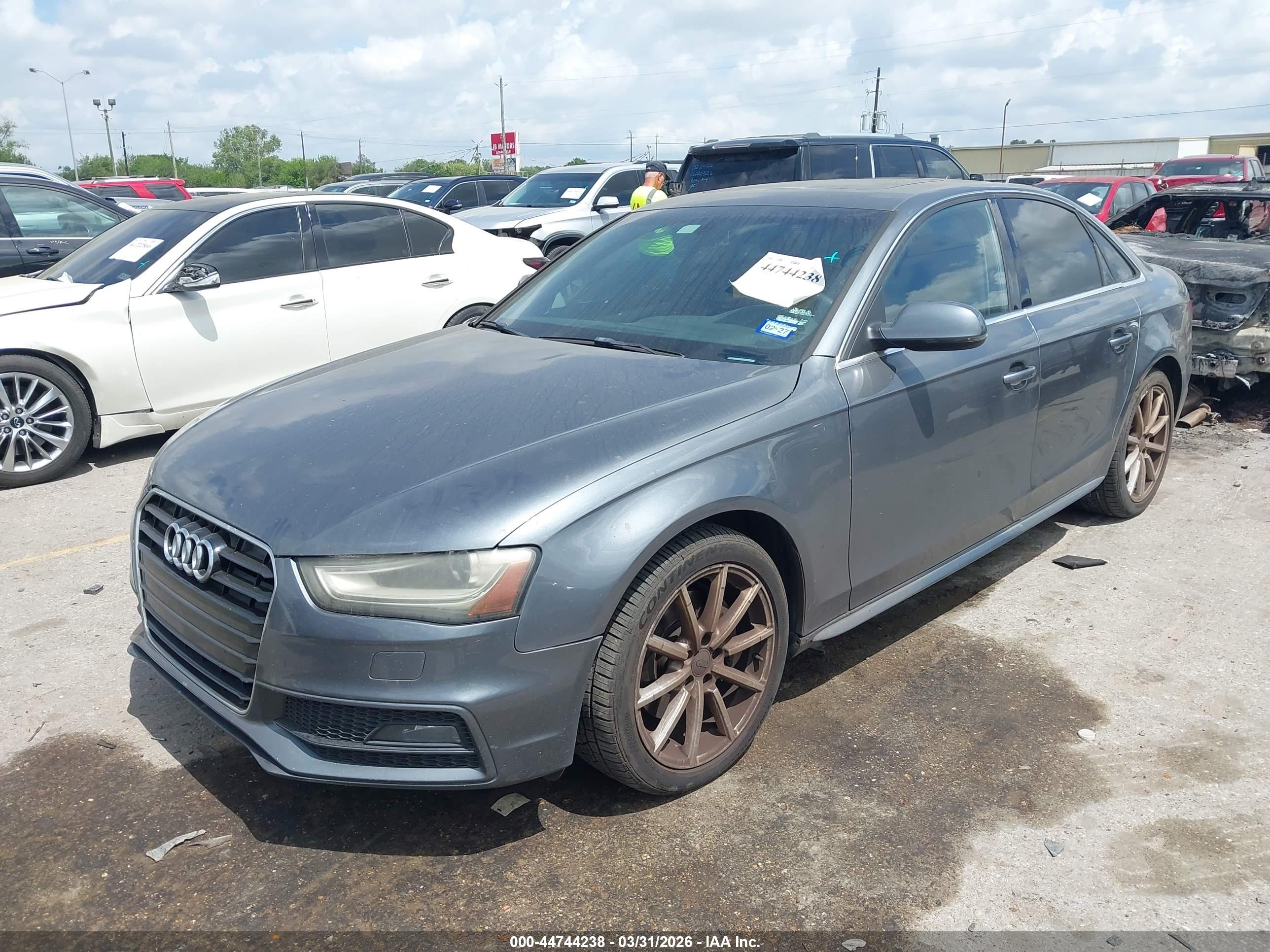 AUDI A4 image 2
