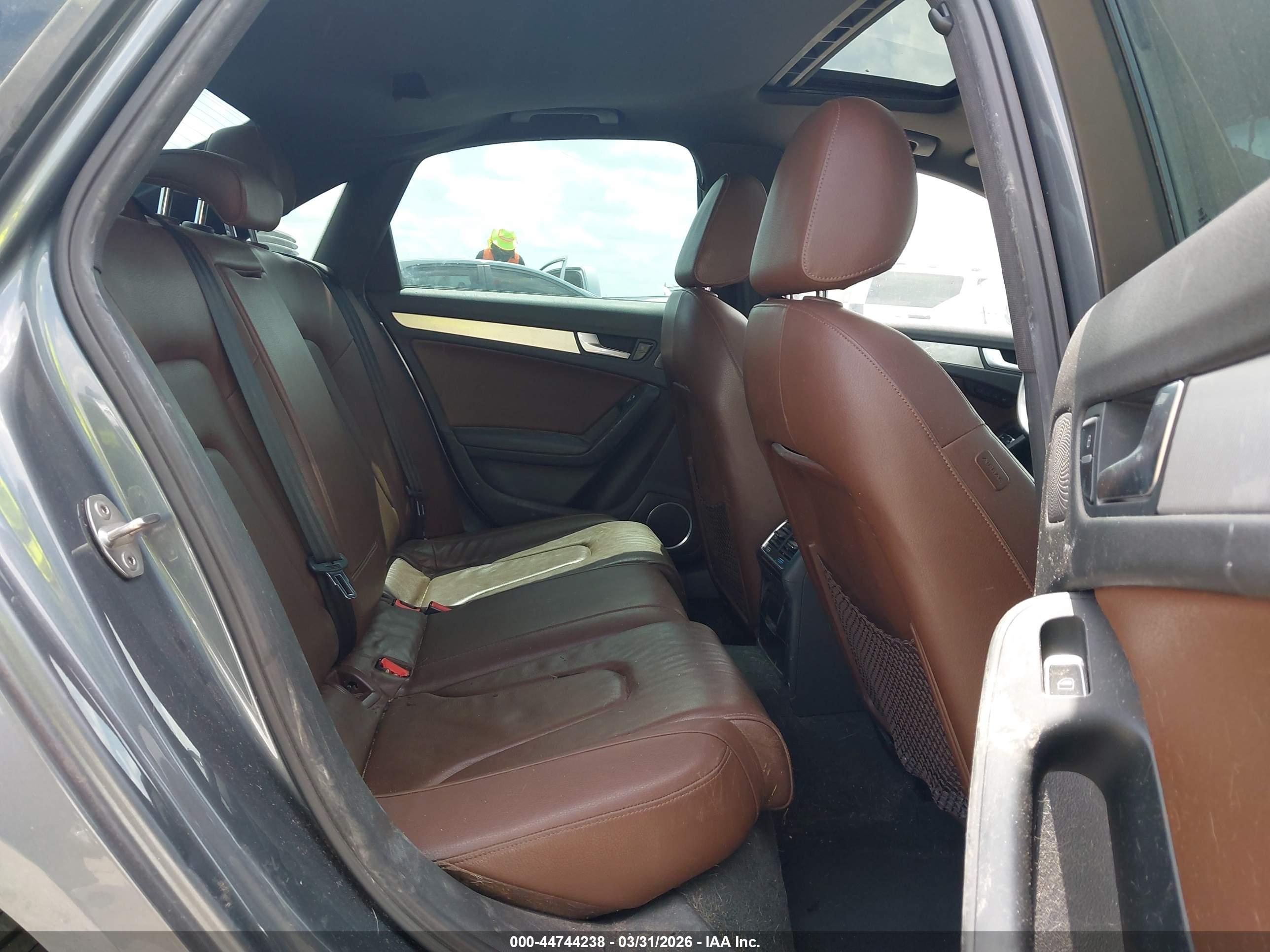AUDI A4 image 8