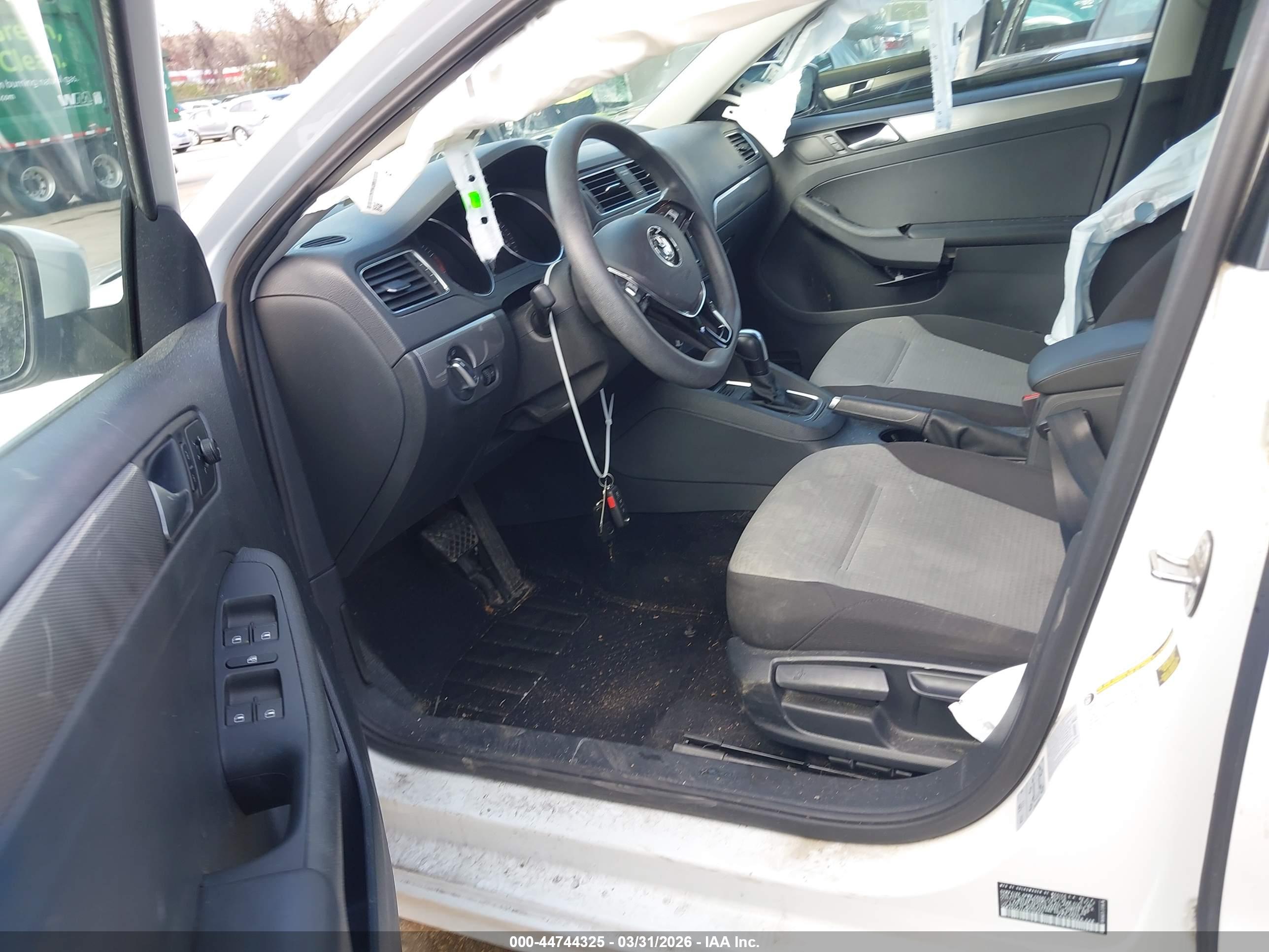 VOLKSWAGEN JETTA image 5