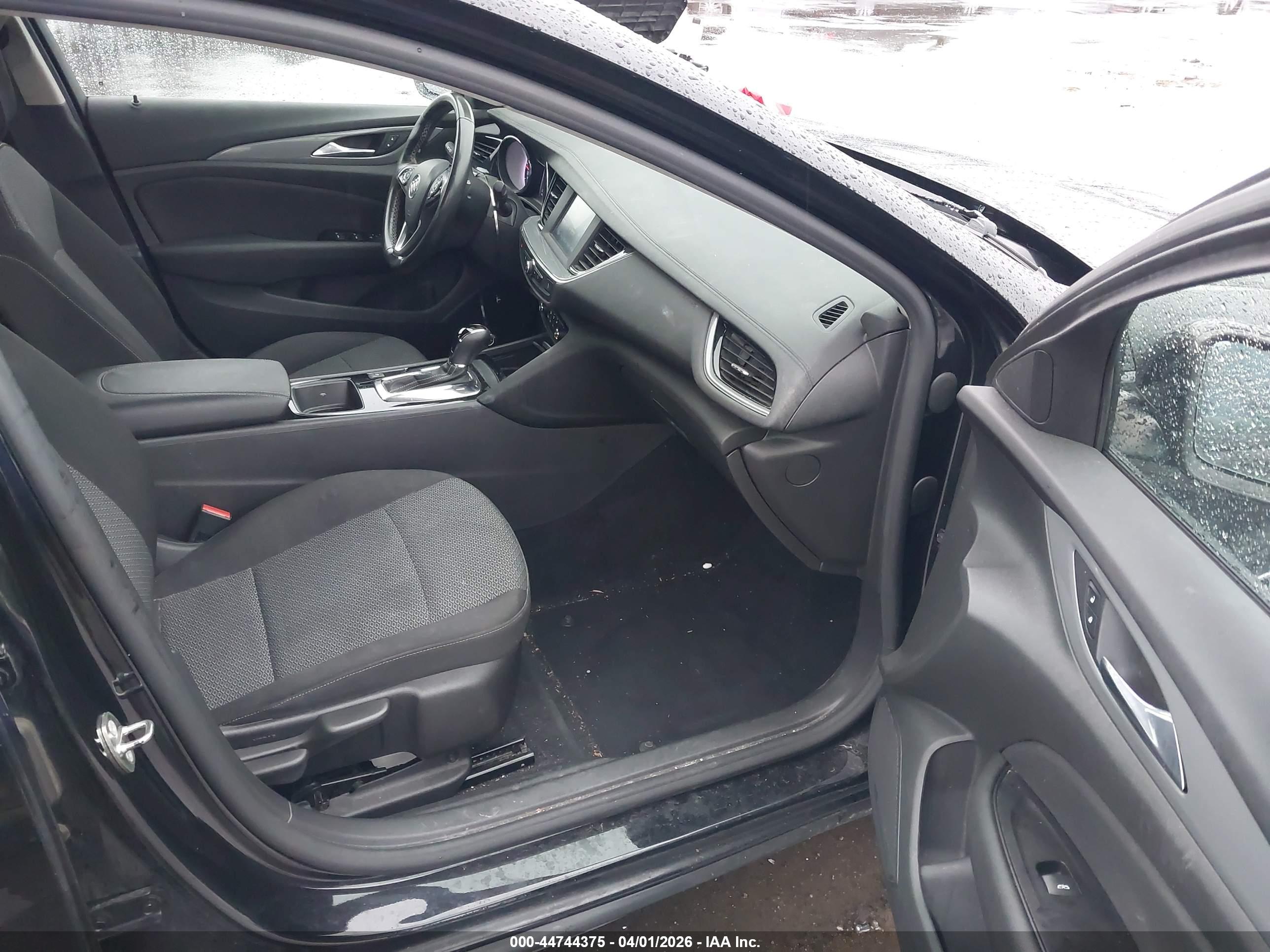 BUICK REGAL image 5