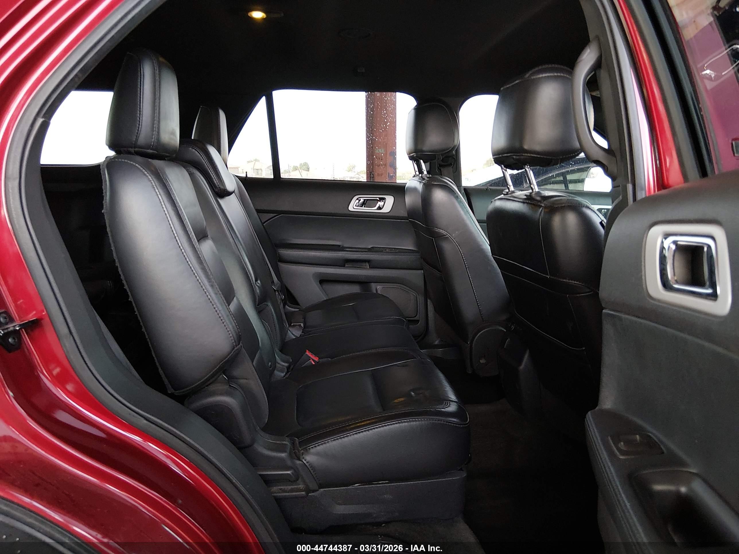 FORD EXPLORER image 8