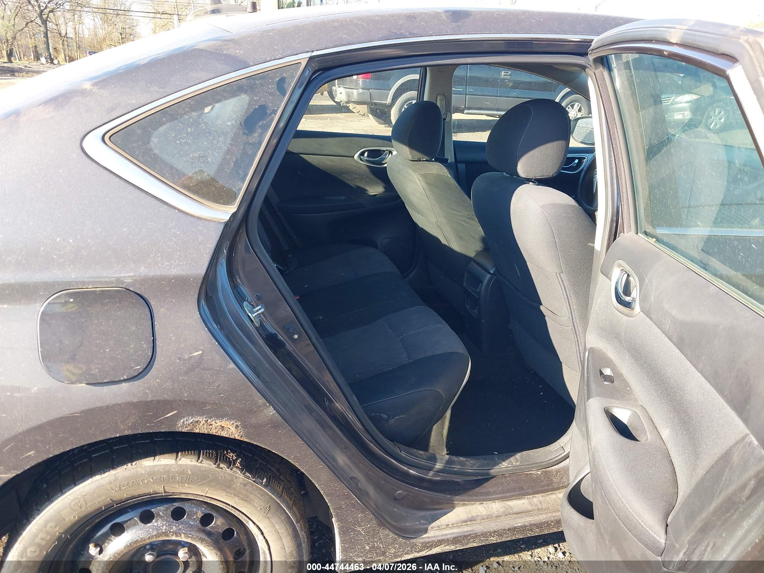 NISSAN SENTRA image 8