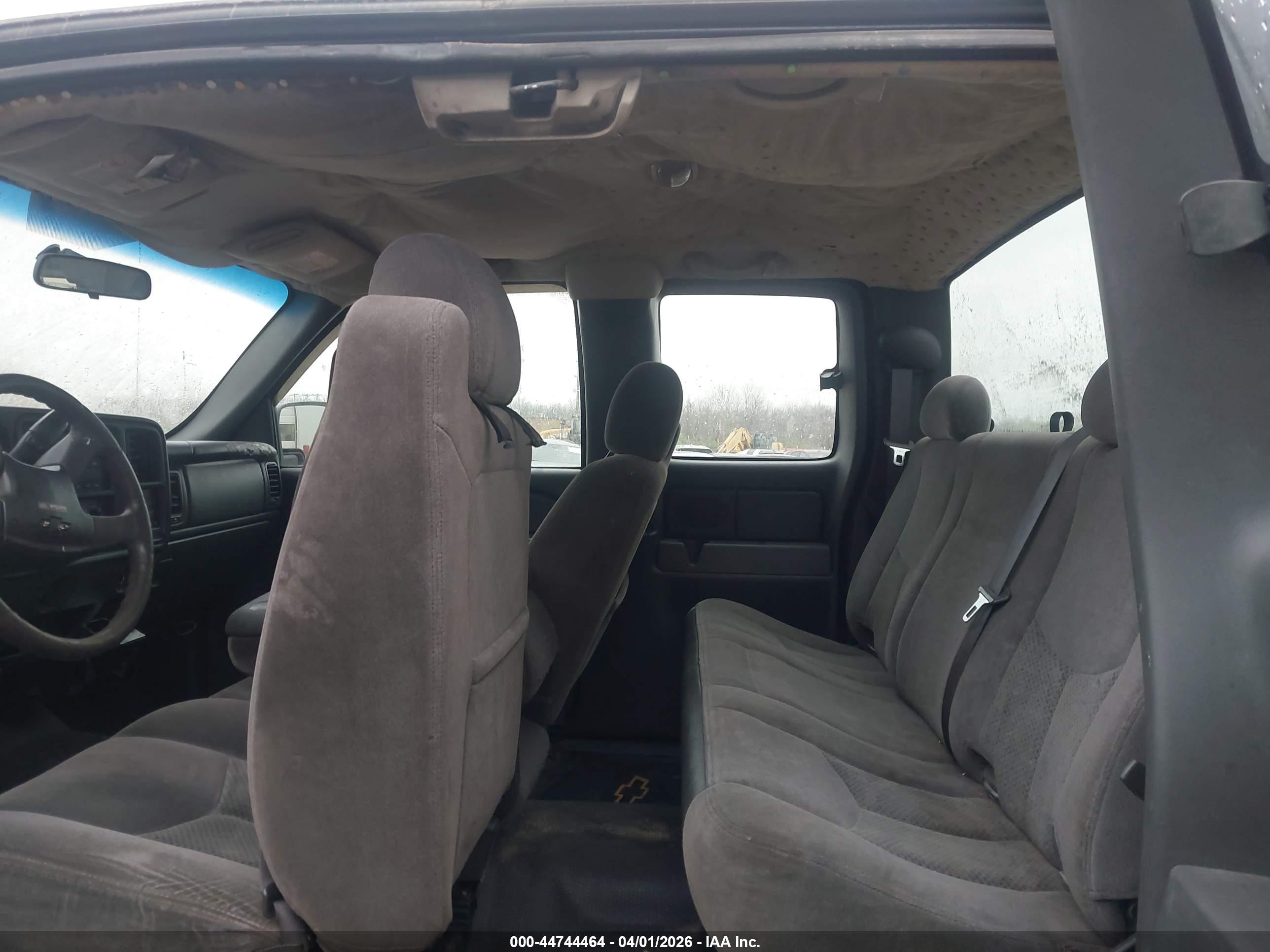 CHEVROLET SILVERADO image 8