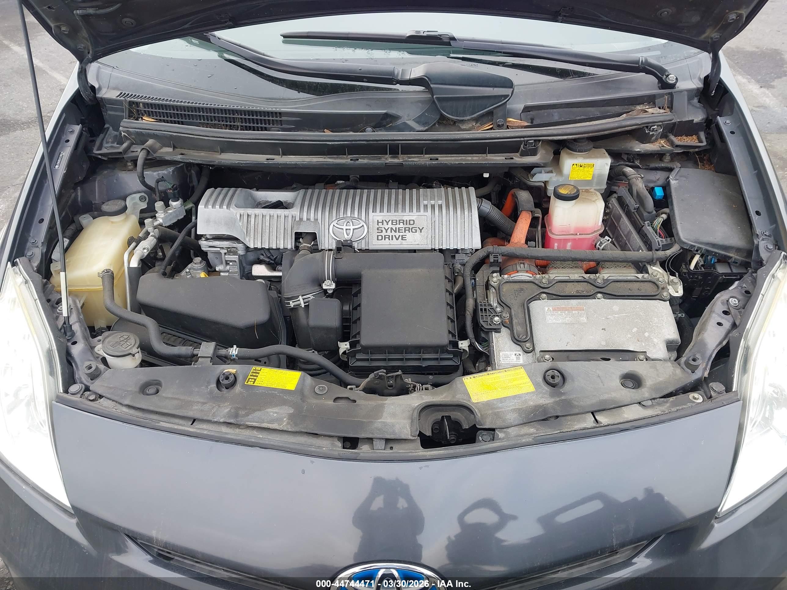 TOYOTA PRIUS image 10