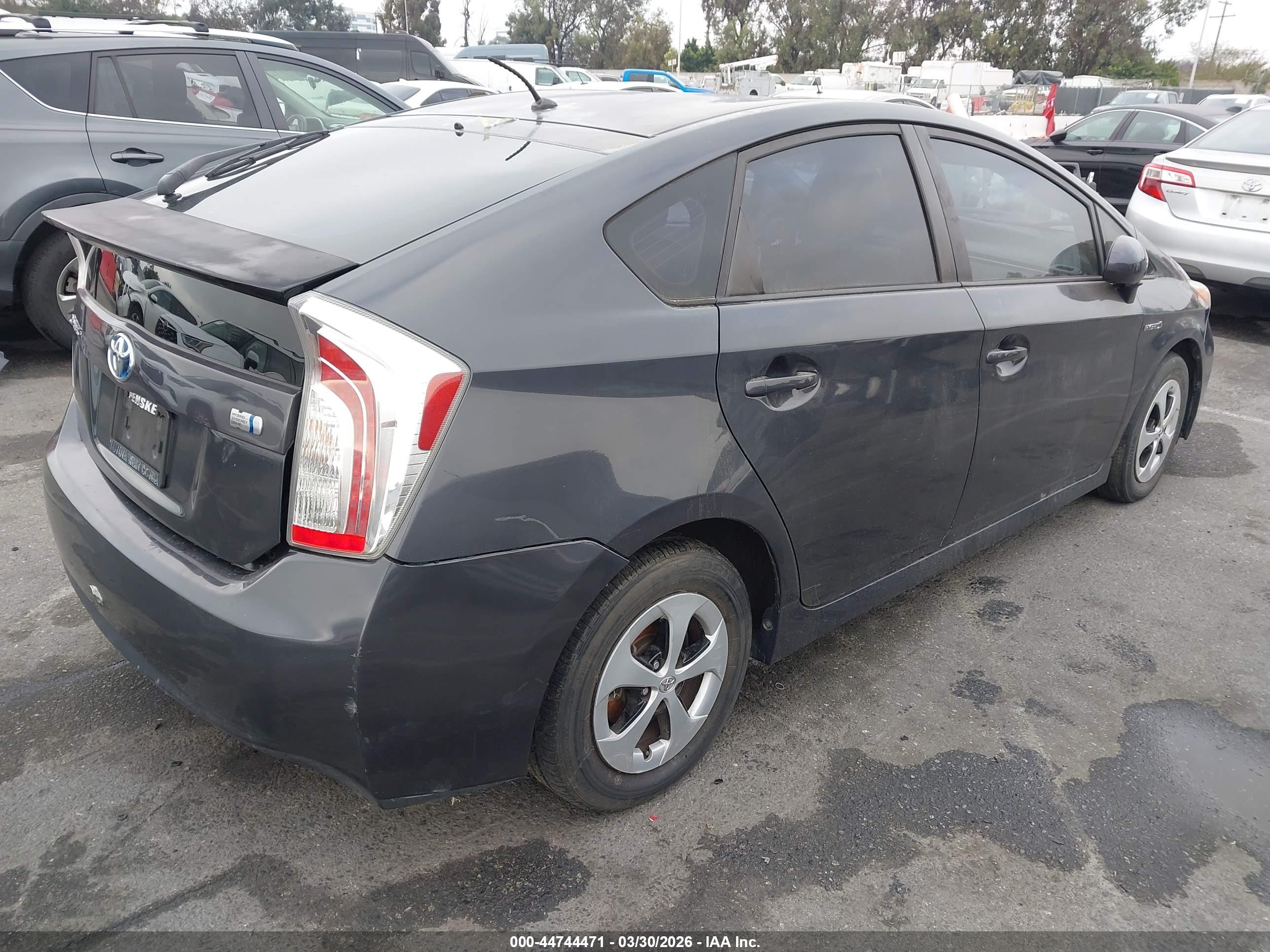 TOYOTA PRIUS image 4