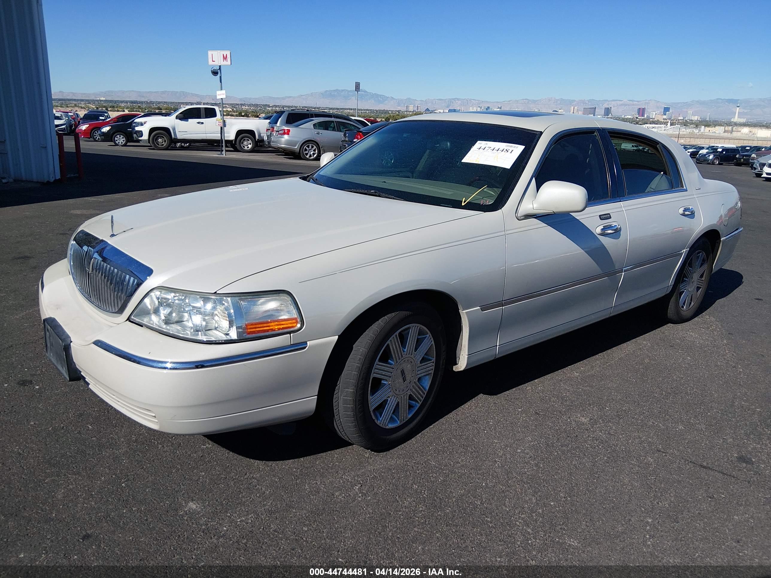 LINCOLN TOWN image 2