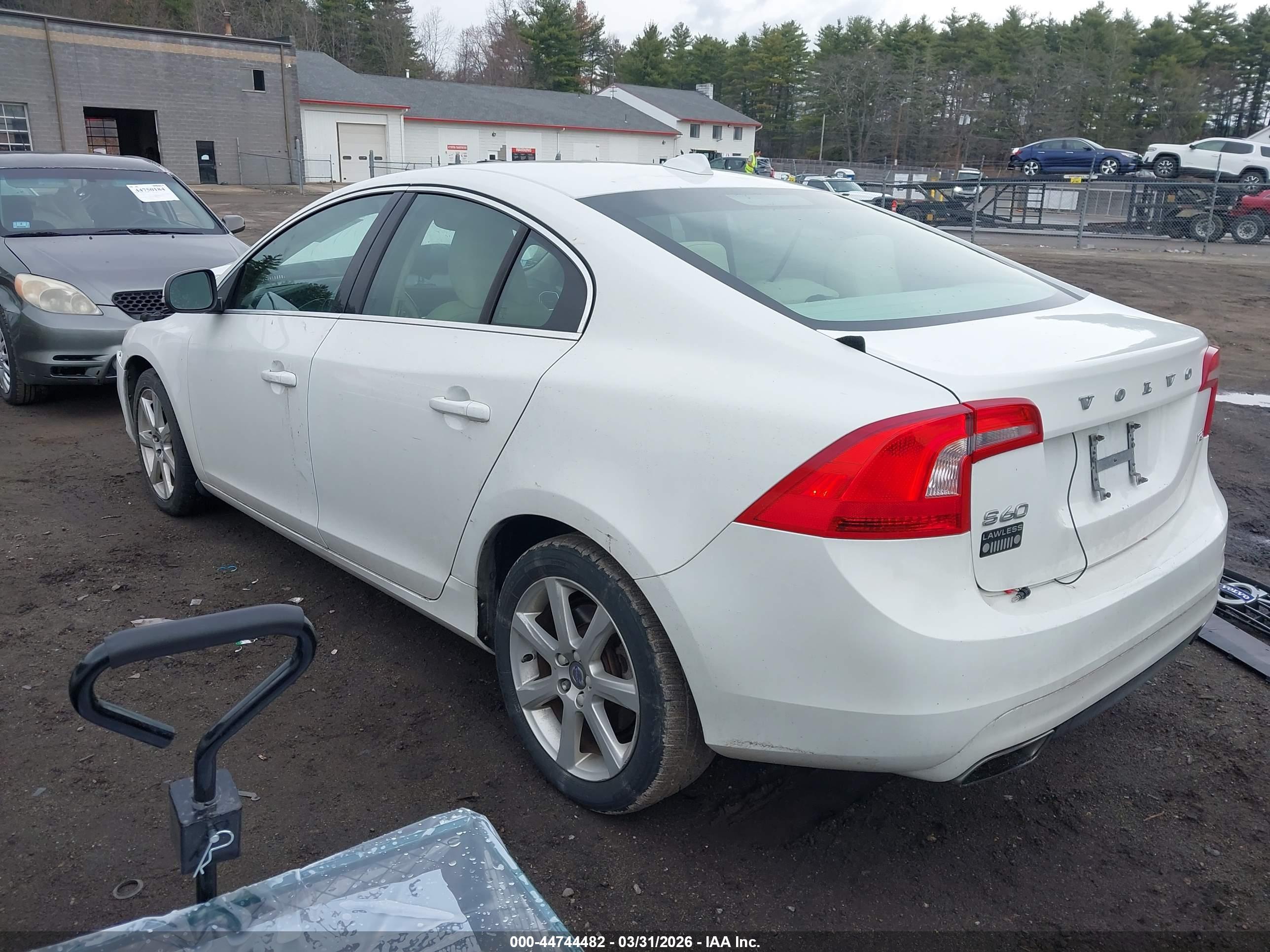 VOLVO S60 image 3