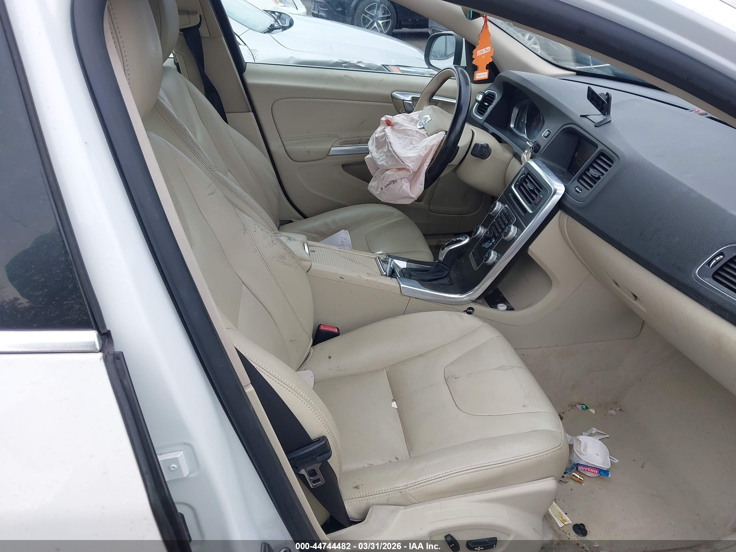 VOLVO S60 image 5