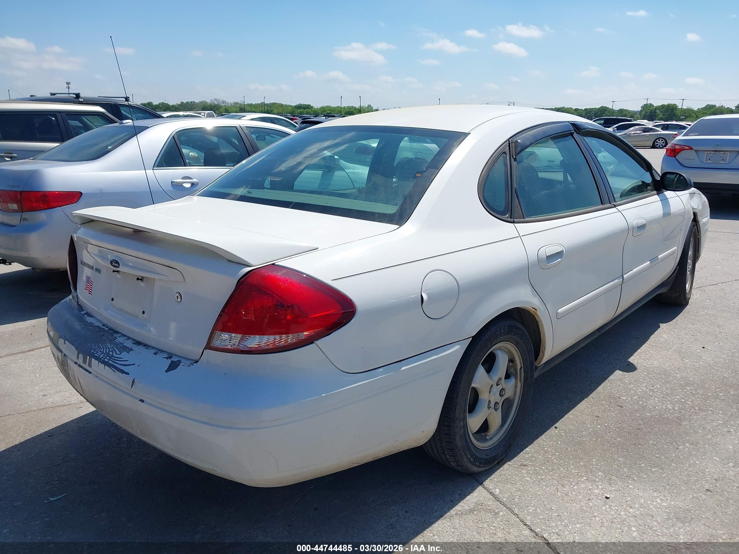 FORD TAURUS image 4