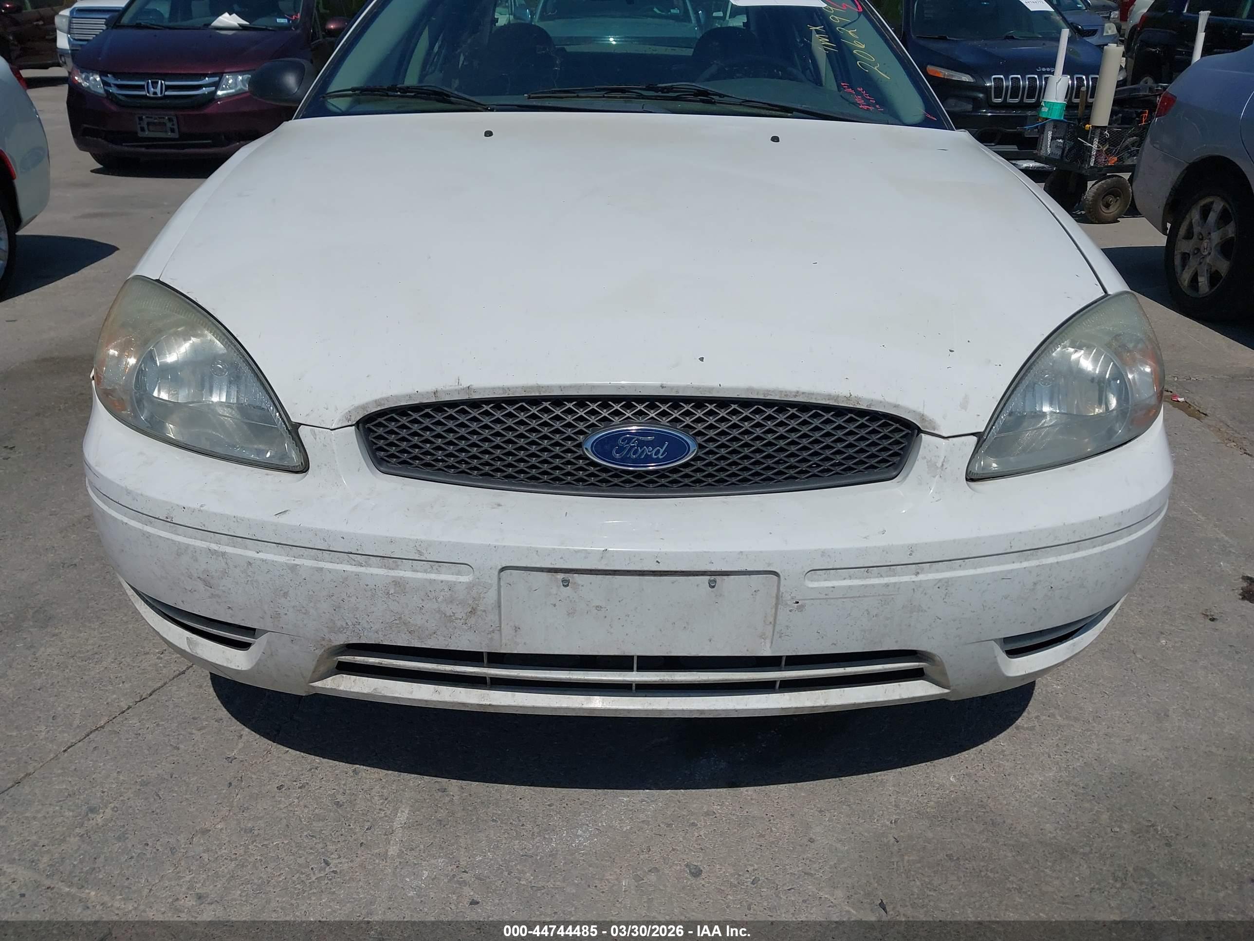 FORD TAURUS image 6
