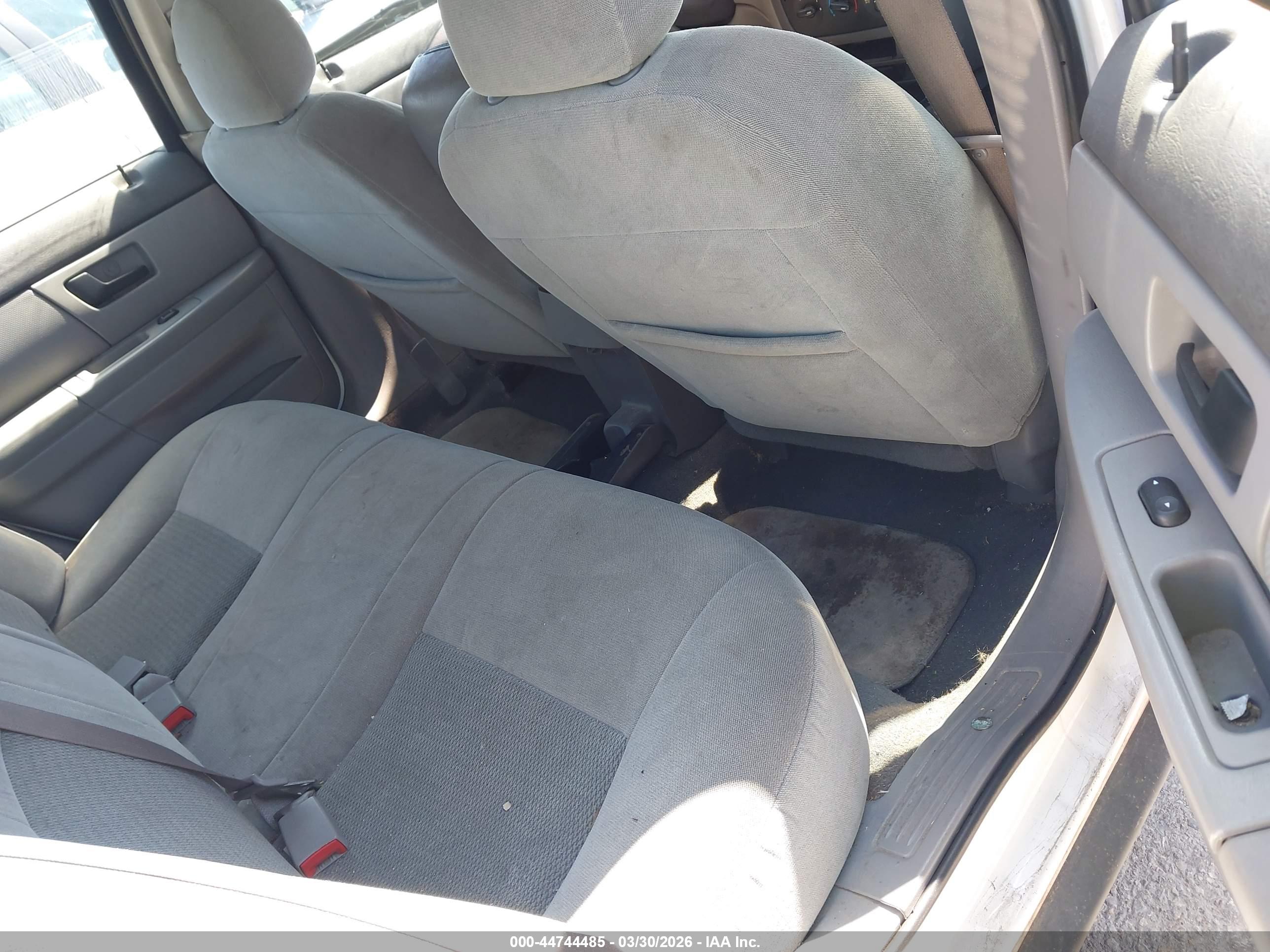 FORD TAURUS image 8