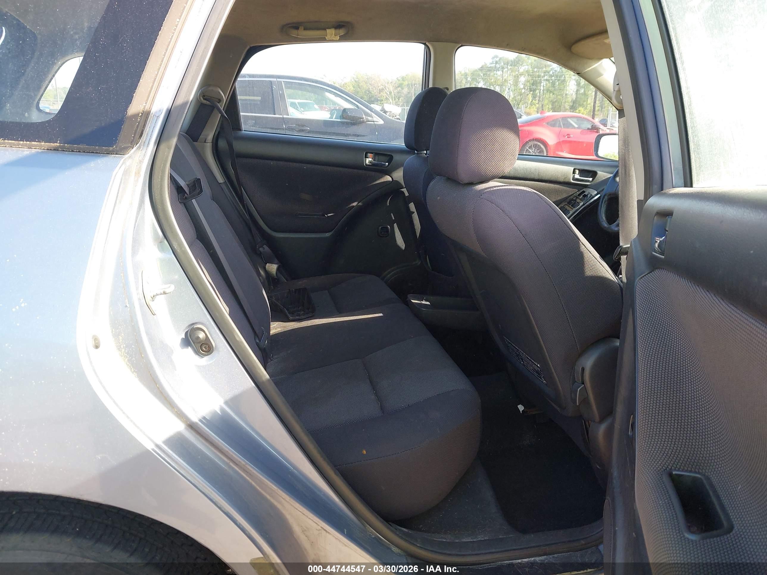 TOYOTA MATRIX image 8