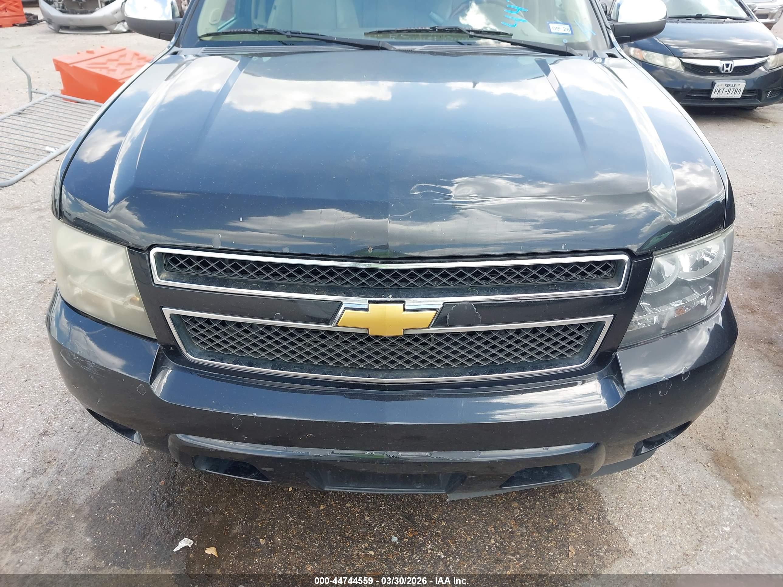 CHEVROLET TAHOE image 6