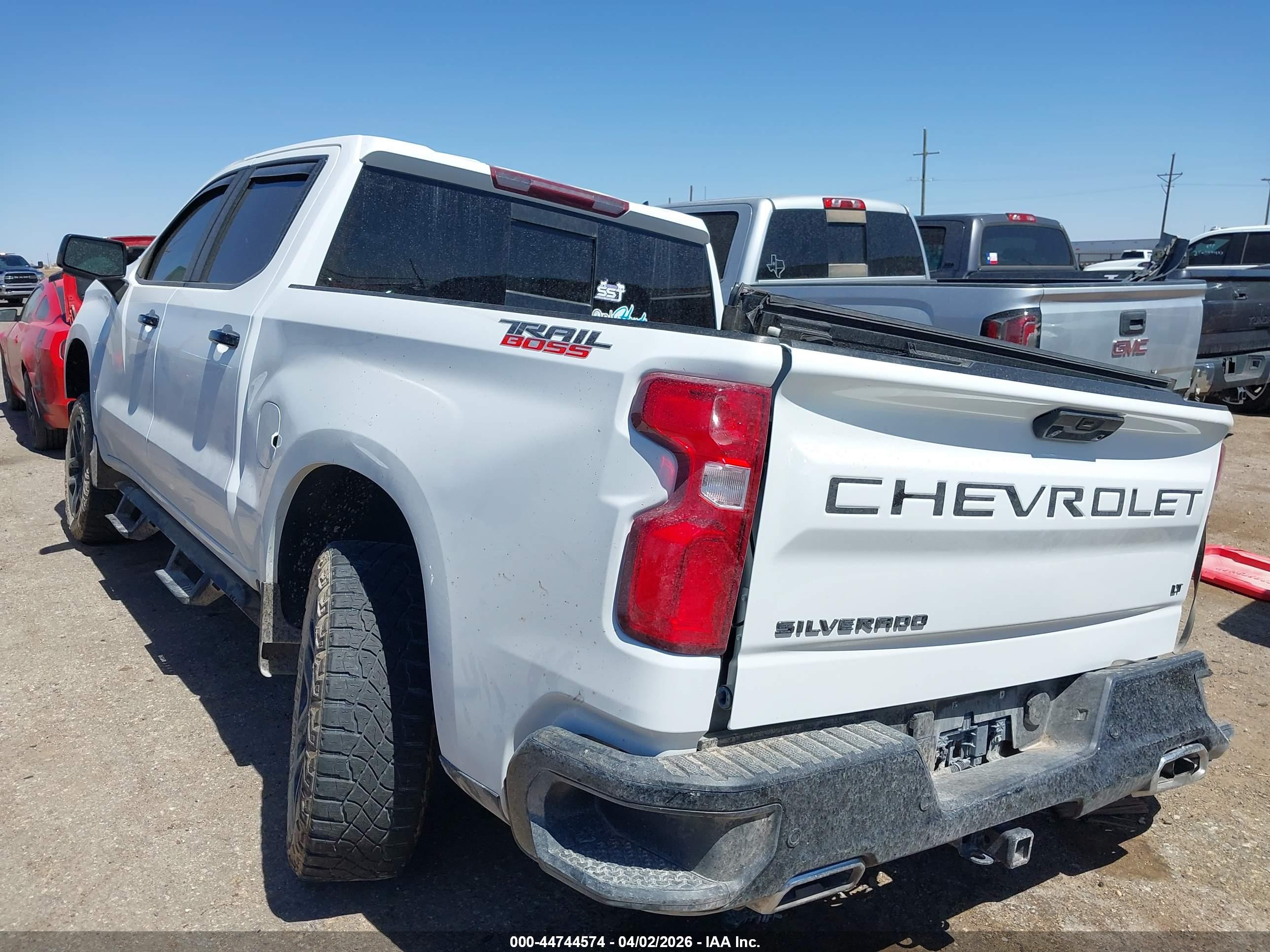 CHEVROLET SILVERADO image 3