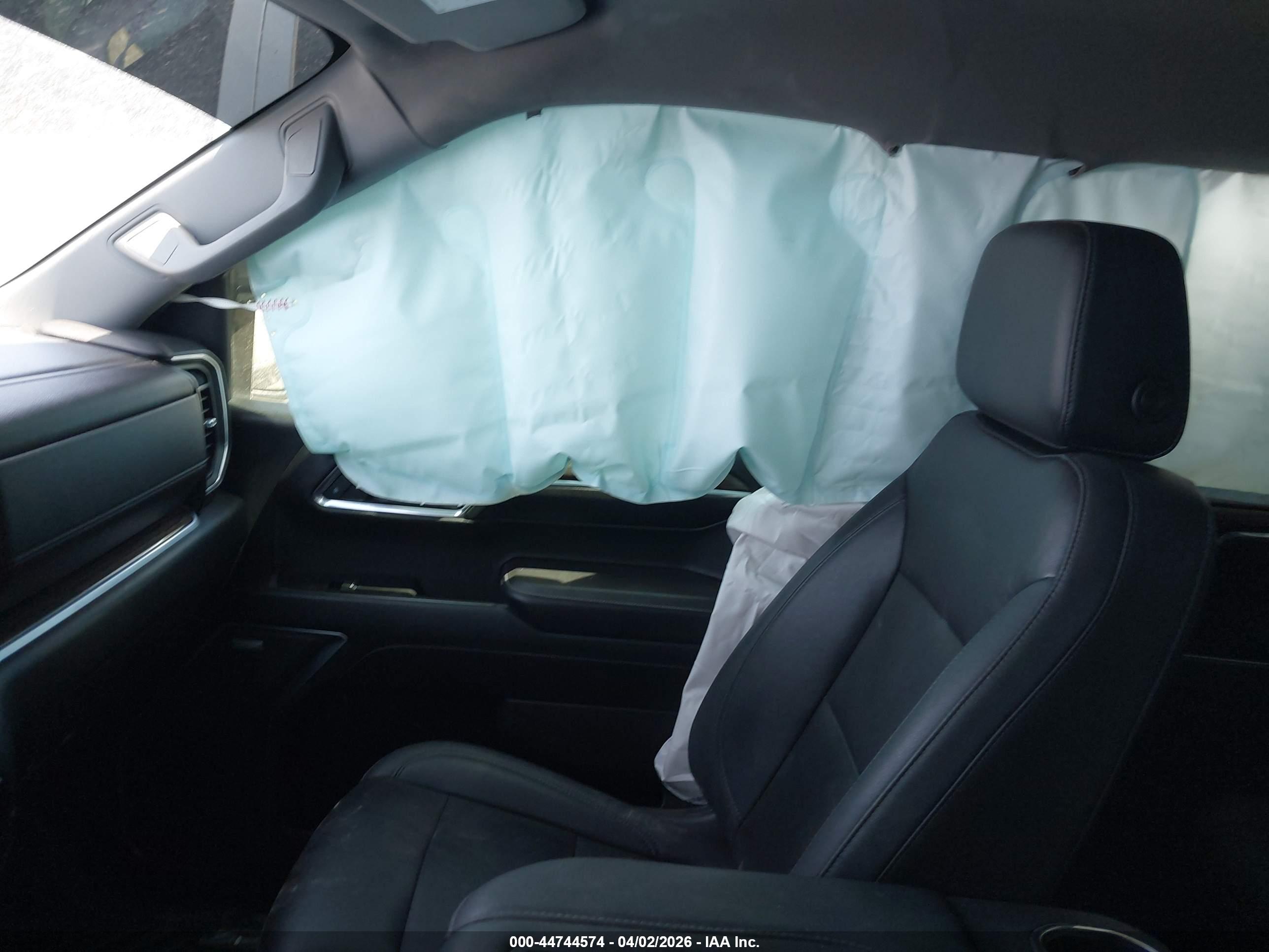 CHEVROLET SILVERADO image 5